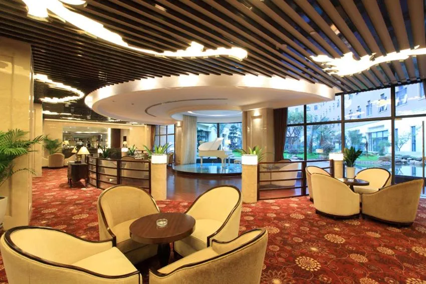 Restaurant/places to eat in Howard Johnson Tongfang Plaza Zhuji