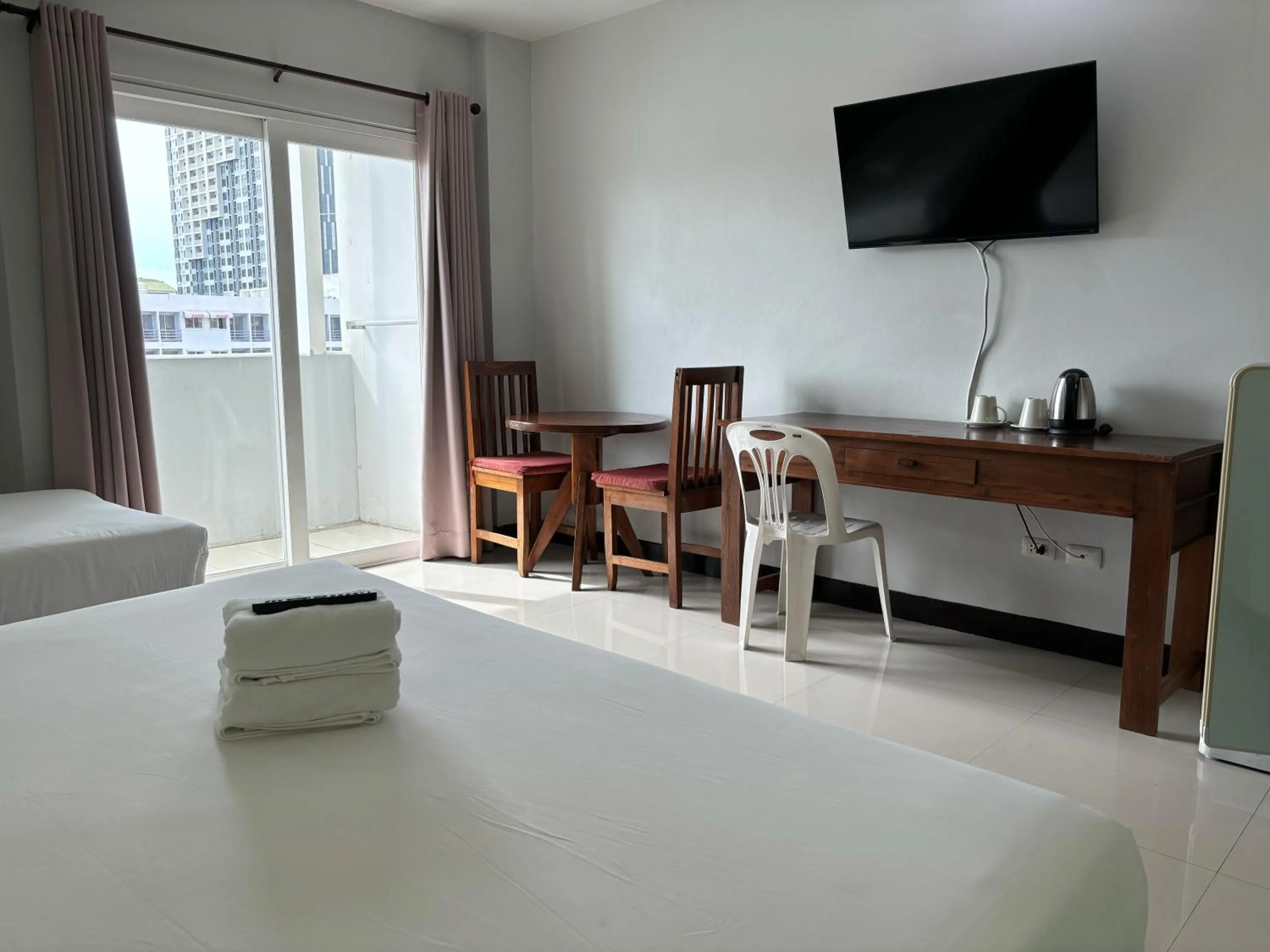 Bedroom, Bed in Sutus Court 1