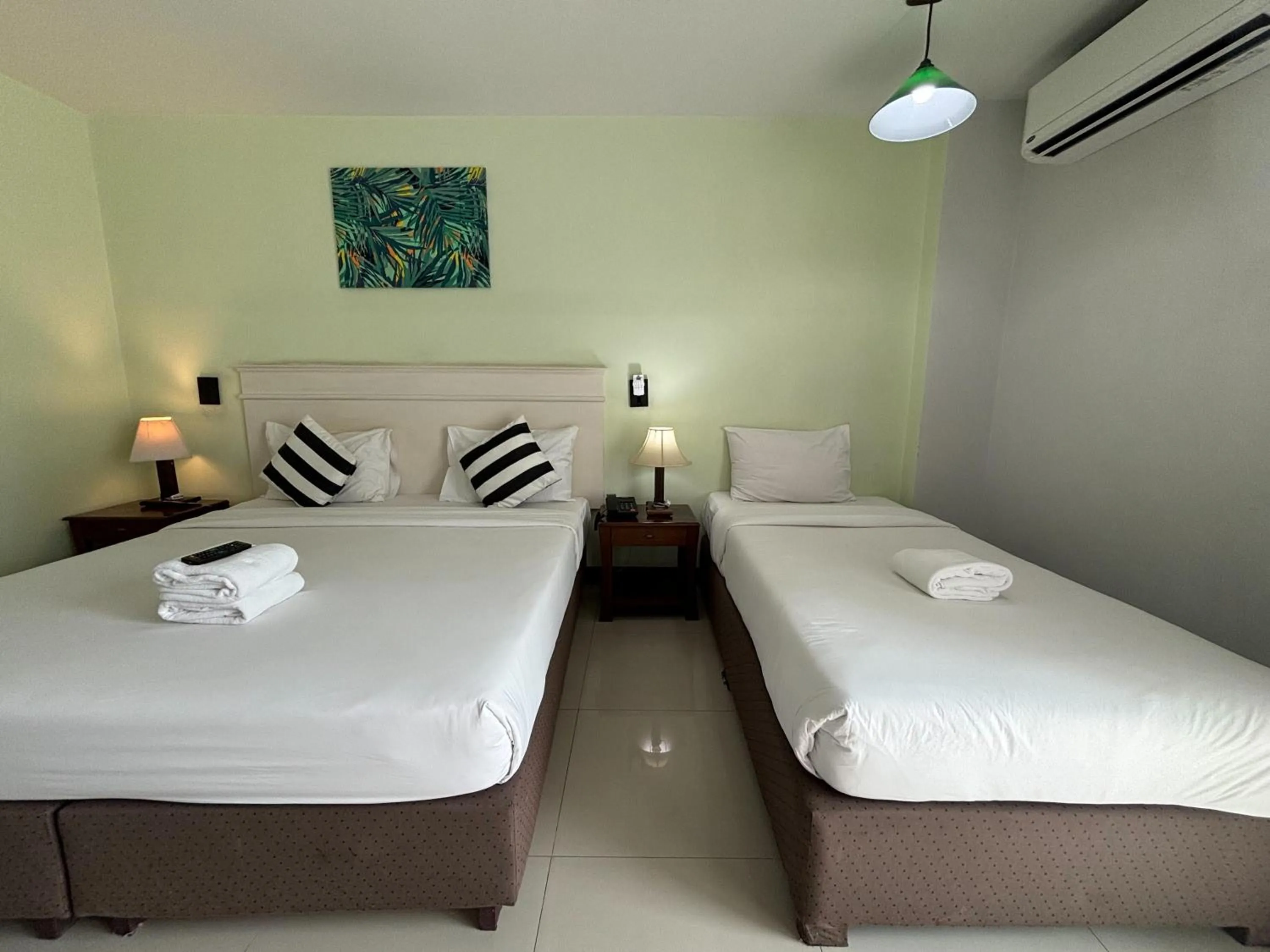 Bed in Sutus Court 1