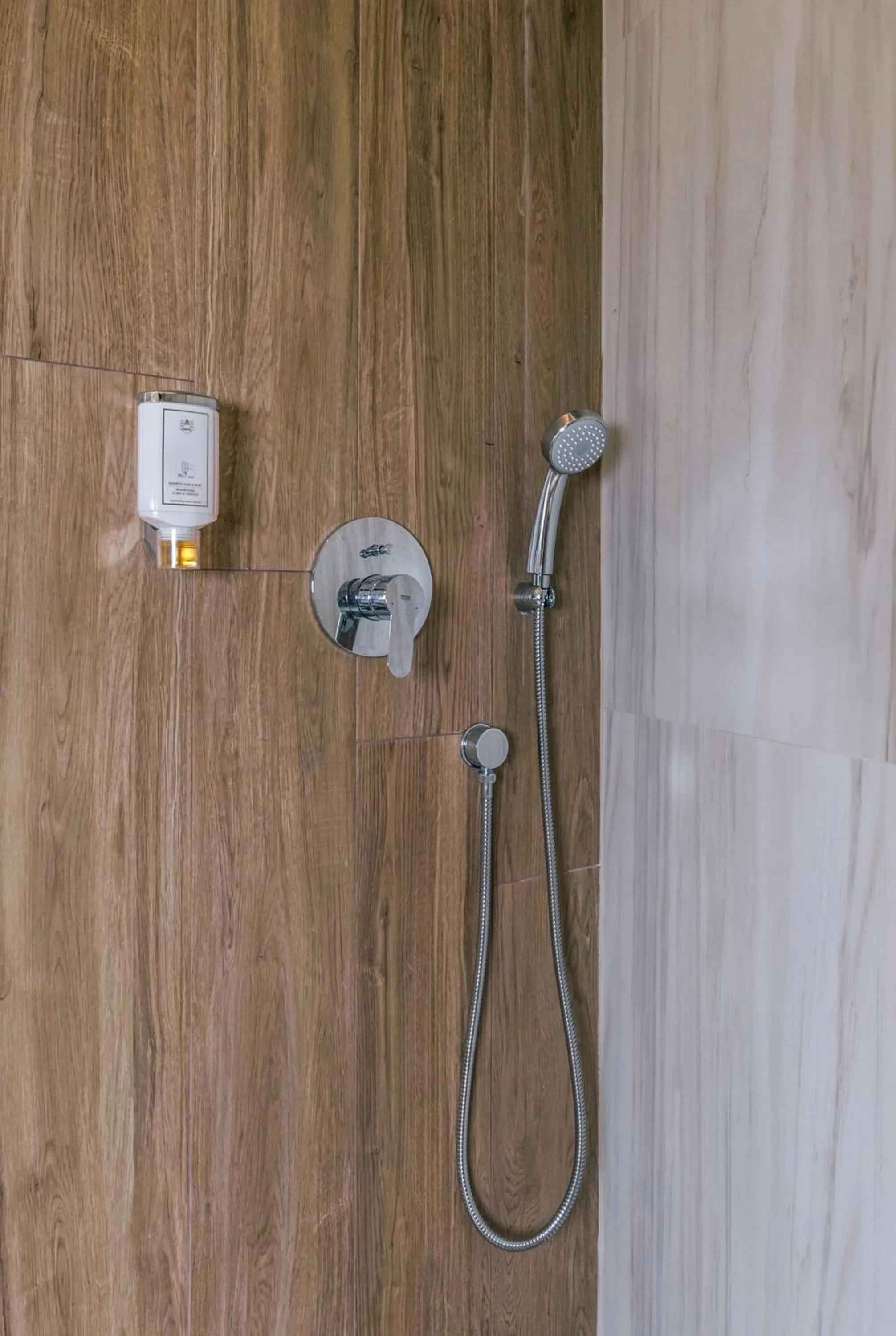 Shower in Splendido MB Apartments