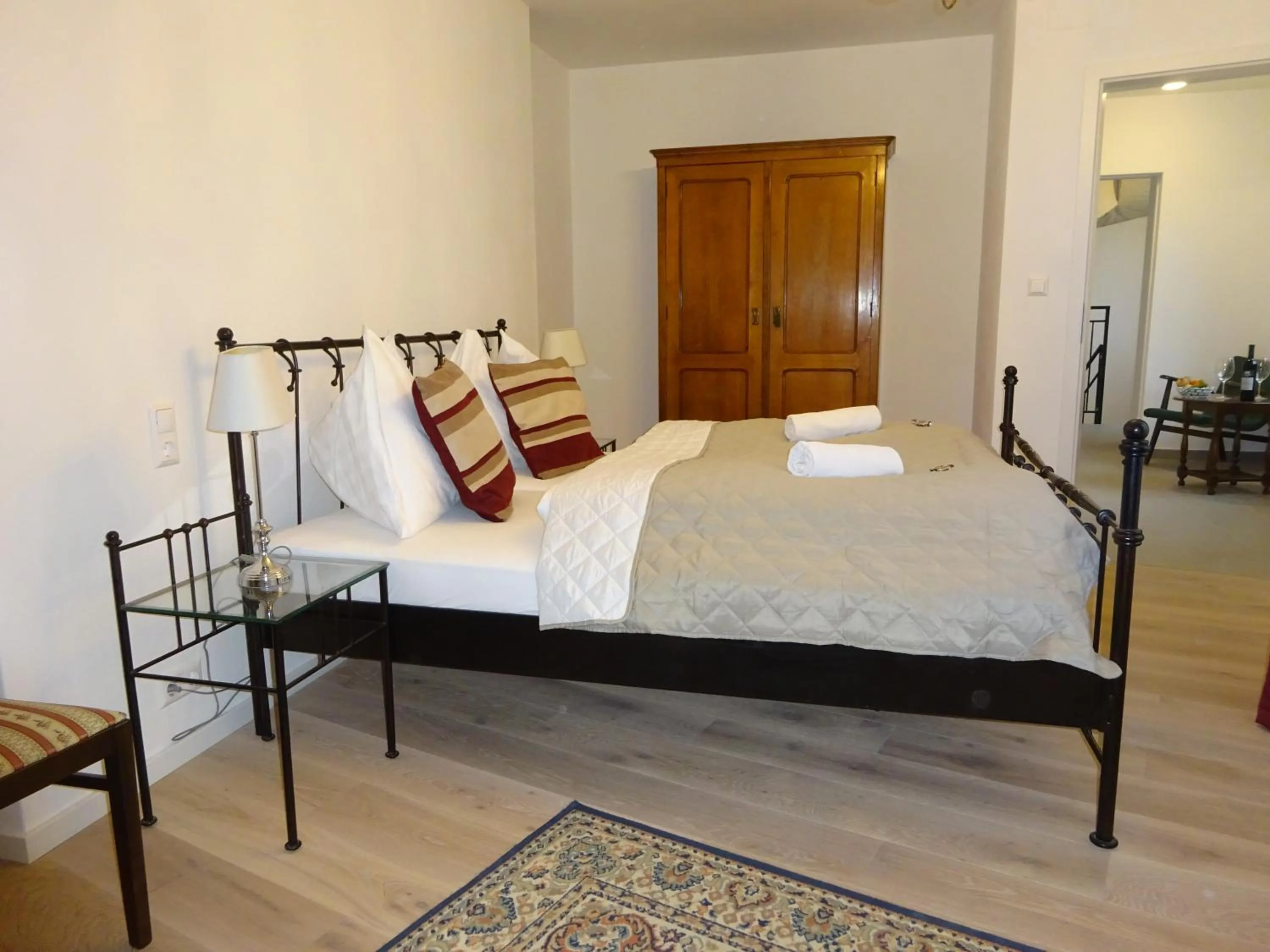 Bed in Hotel Widhof - Check-in im Hotel Nibelungenhof