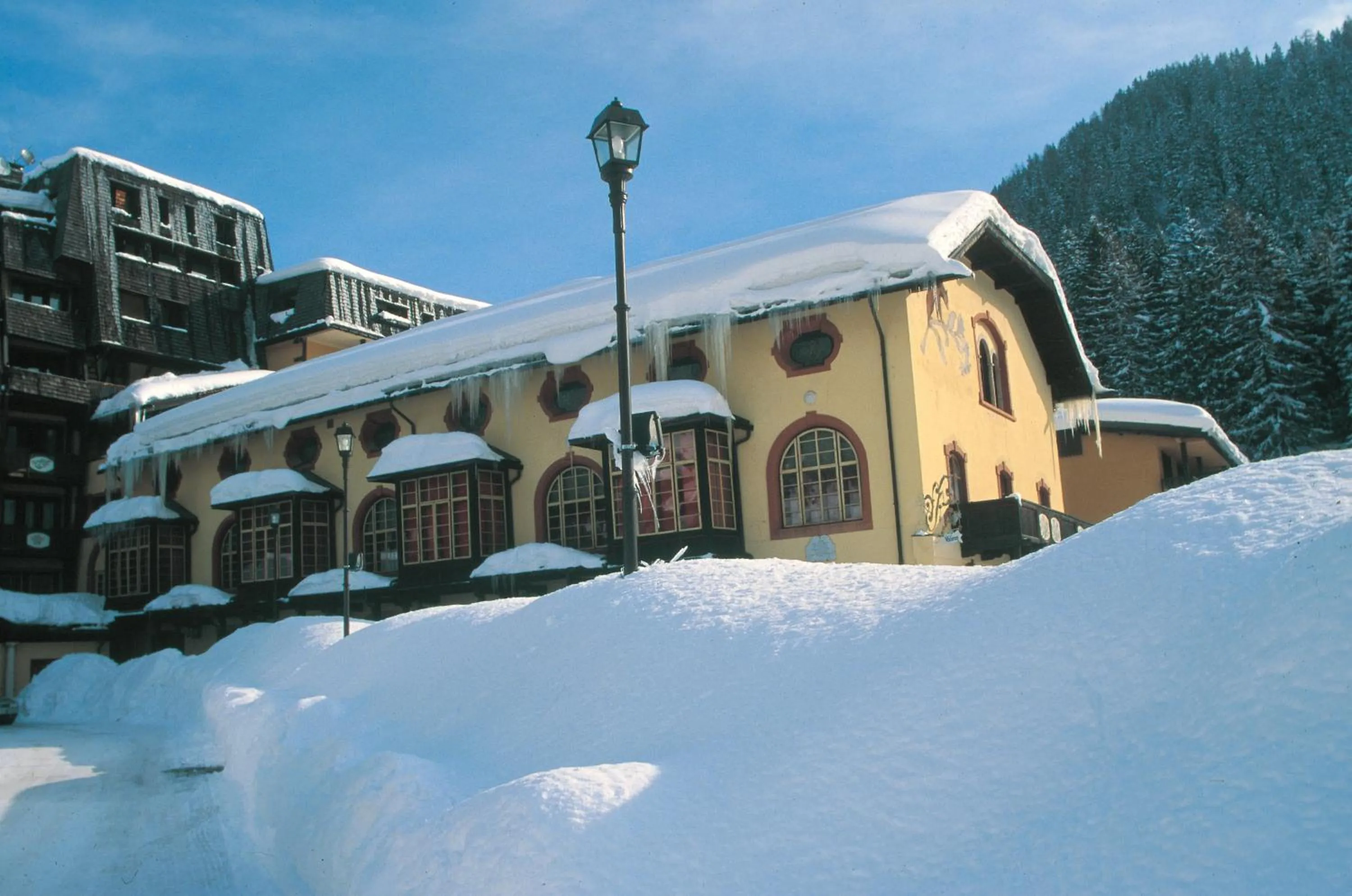 Facade/entrance in Hotel Club Relais Des Alpes