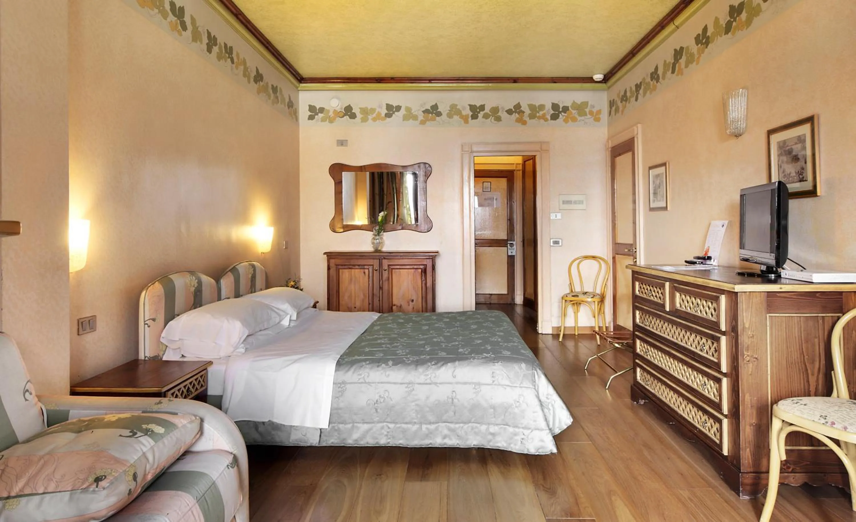 Photo of the whole room, Bed in Hotel Club Relais Des Alpes