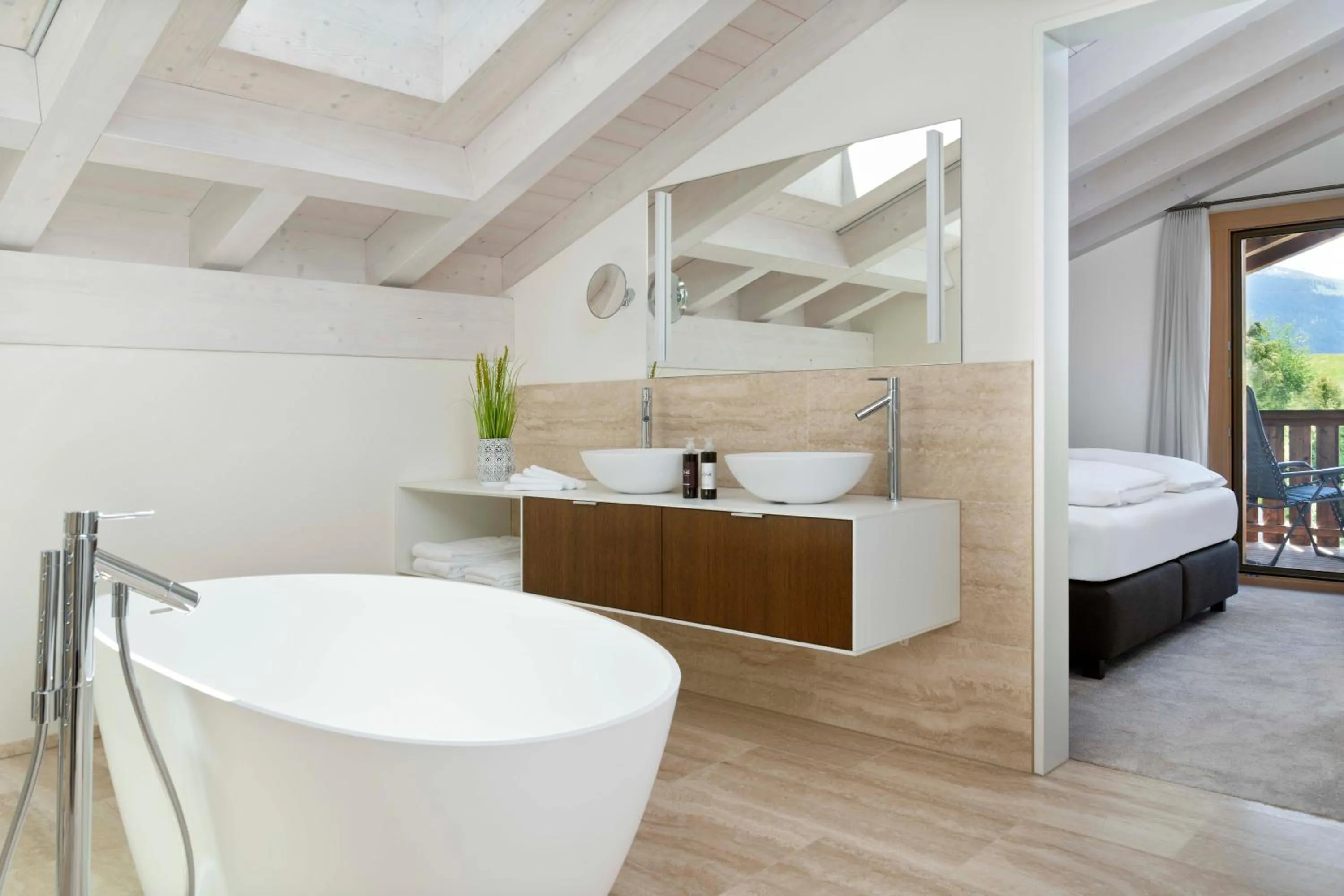 Bed in Hotel Mischun