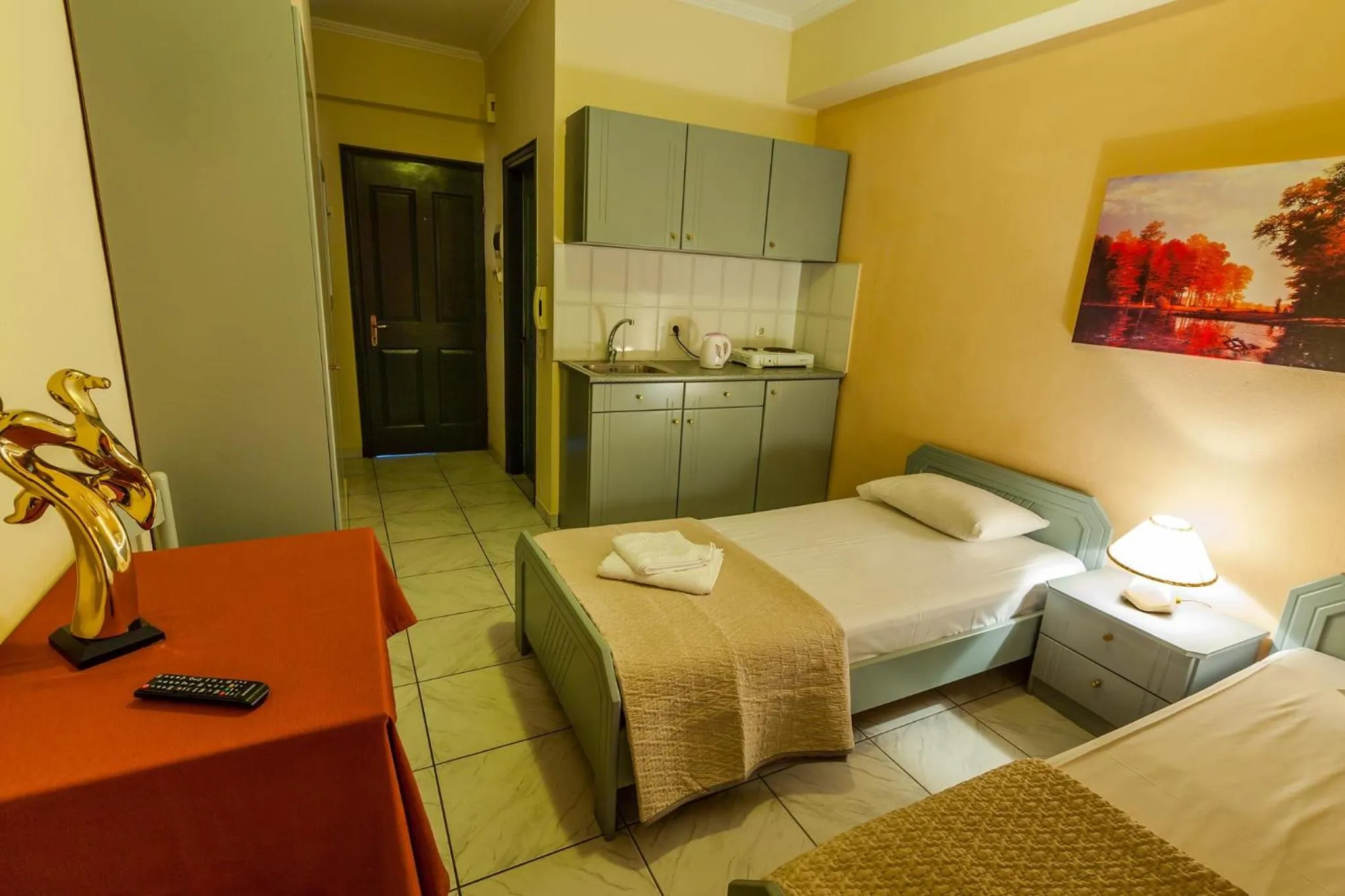 Photo of the whole room, Bed in Oasis