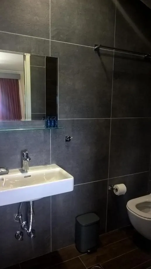 Studio with Mountain View in Oasis