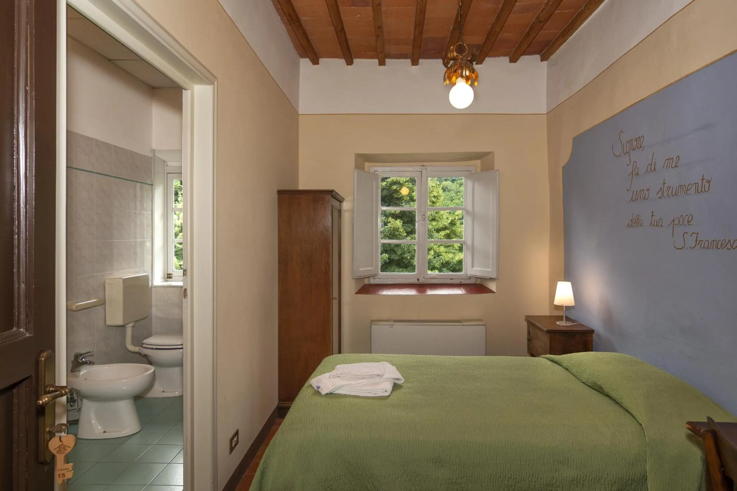 Bed in Casa Diocesana di Lucca