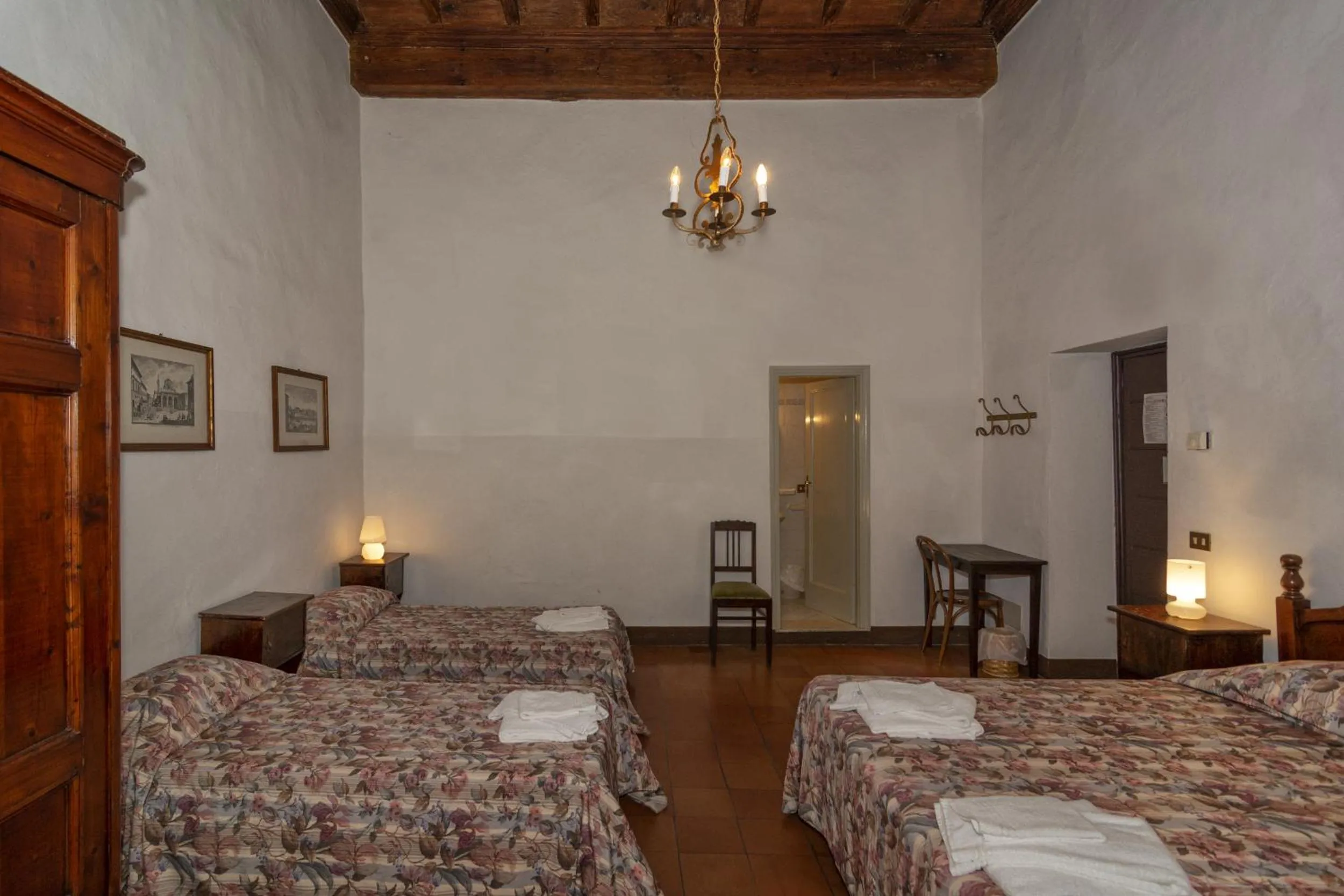 Bed in Casa Diocesana di Lucca