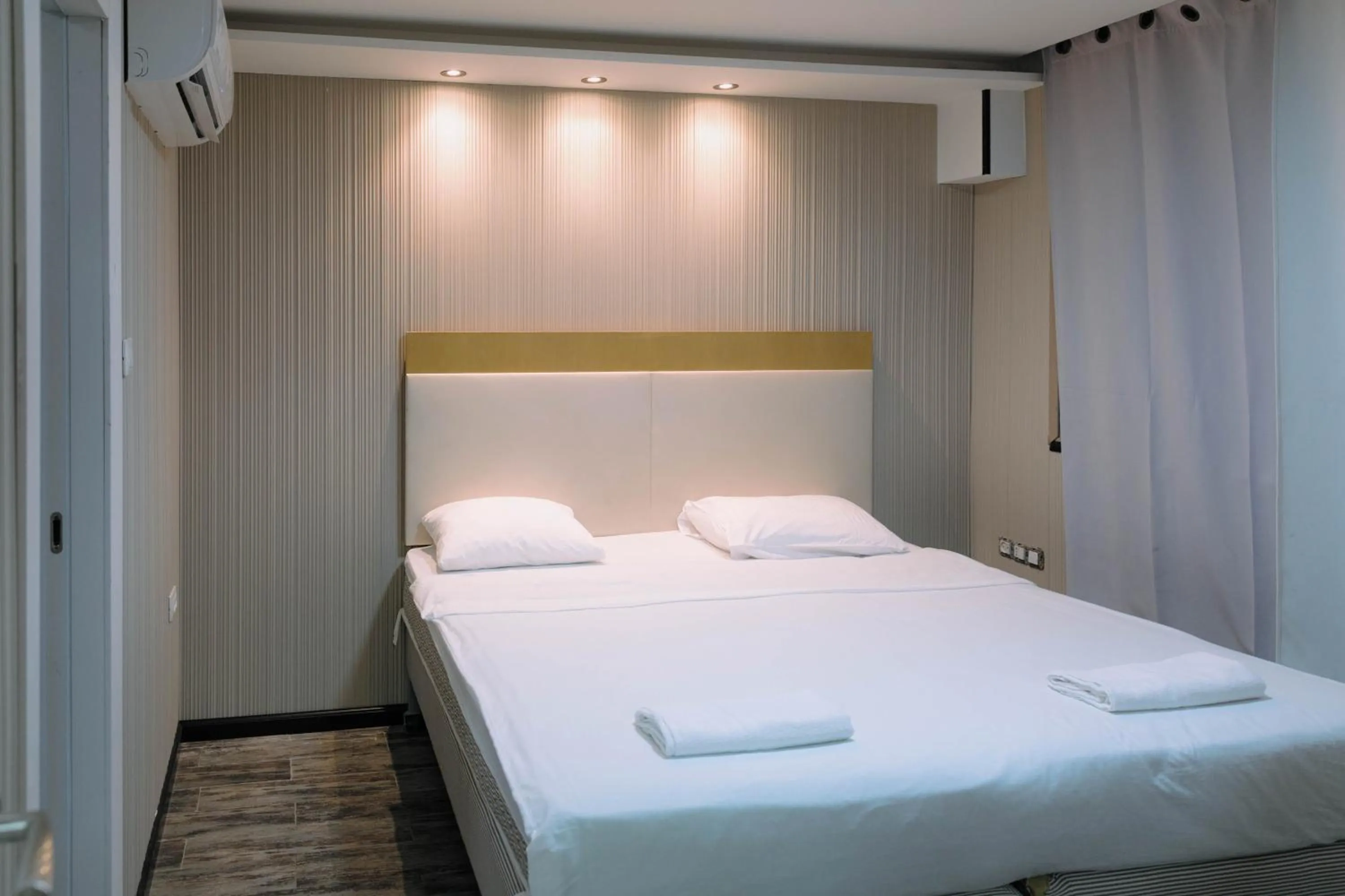 Bed in Rich Luxury Suites - Renovated