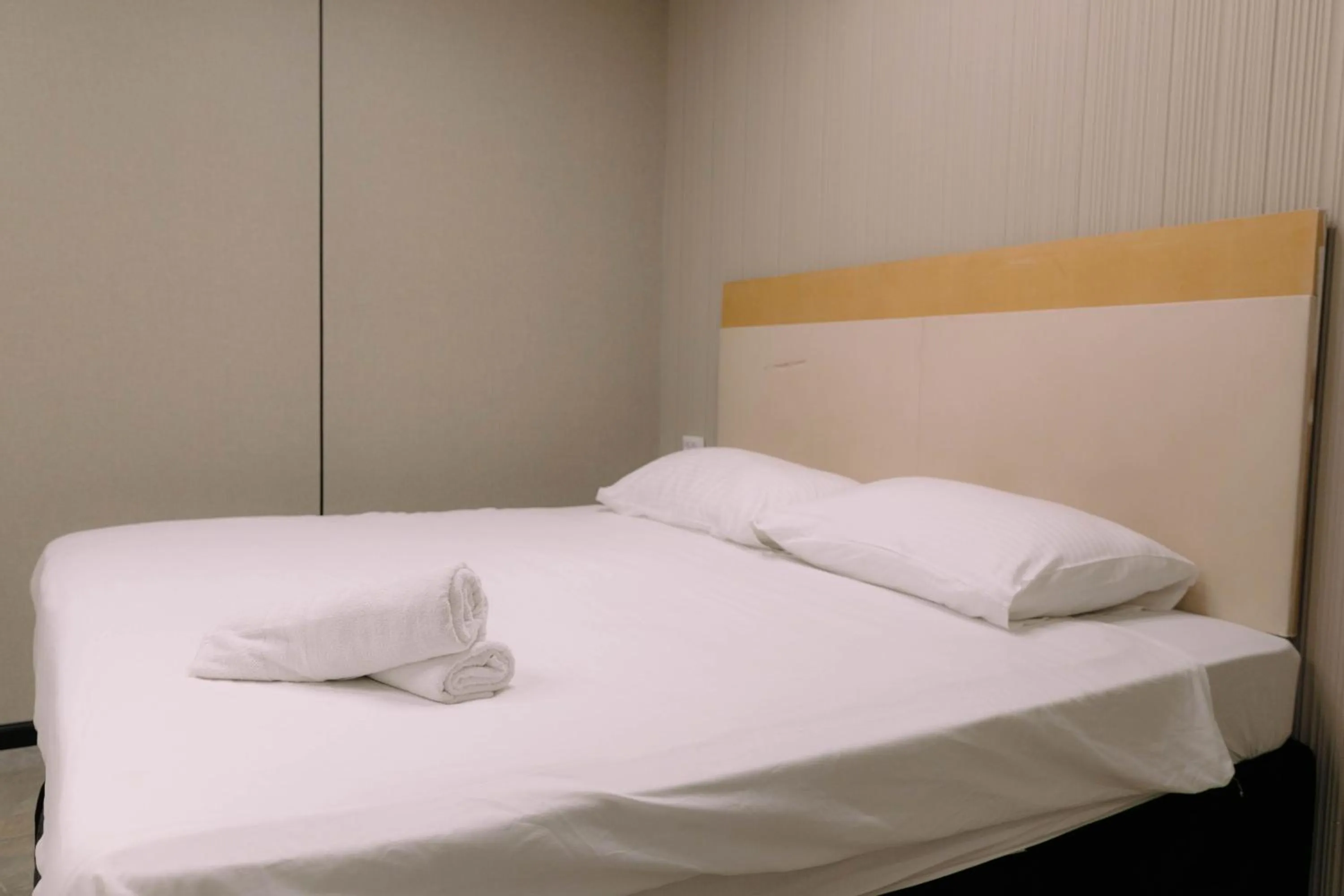 Bed in Rich Luxury Suites - Renovated