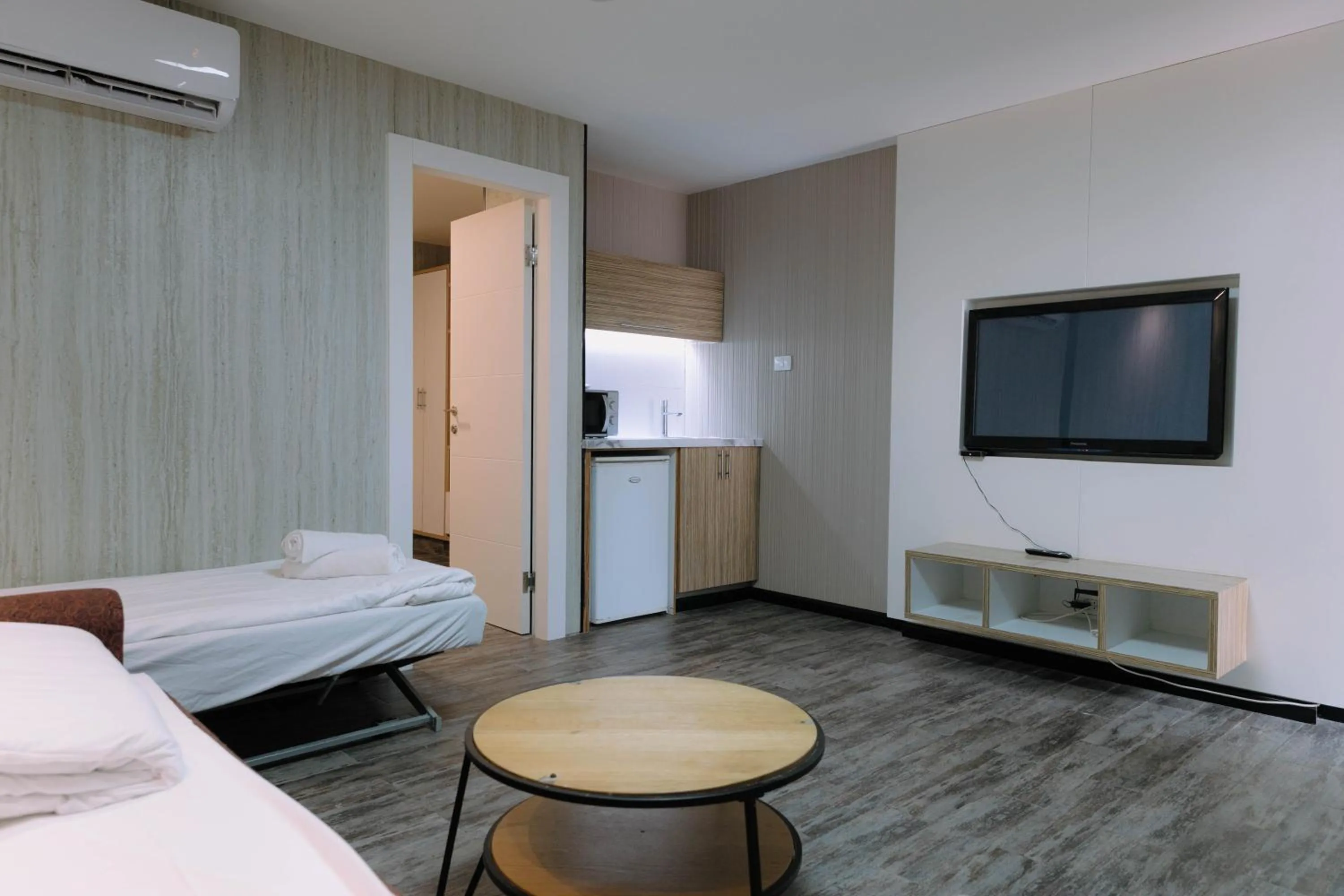 Bed in Rich Luxury Suites - Renovated