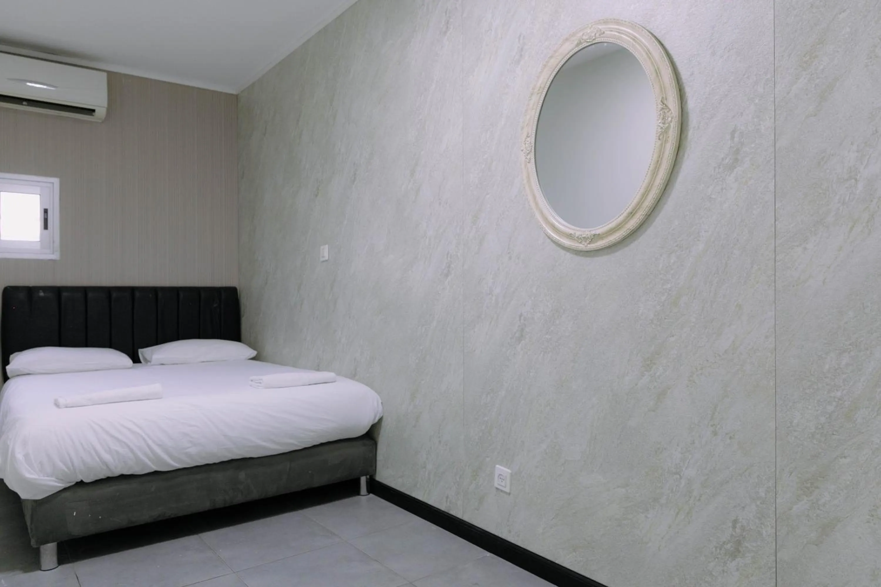 Bed in Rich Luxury Suites - Renovated