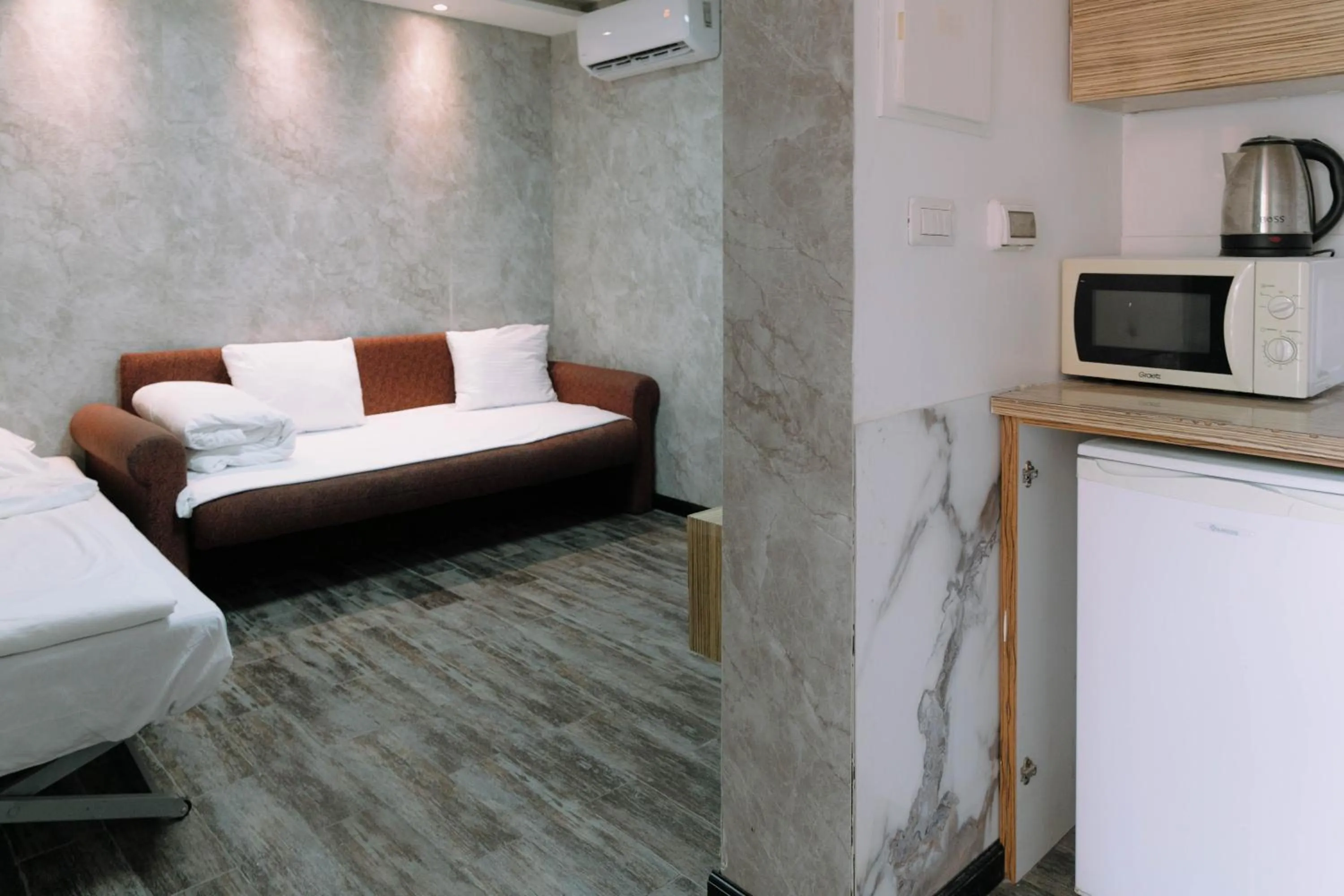 Bed in Rich Luxury Suites - Renovated