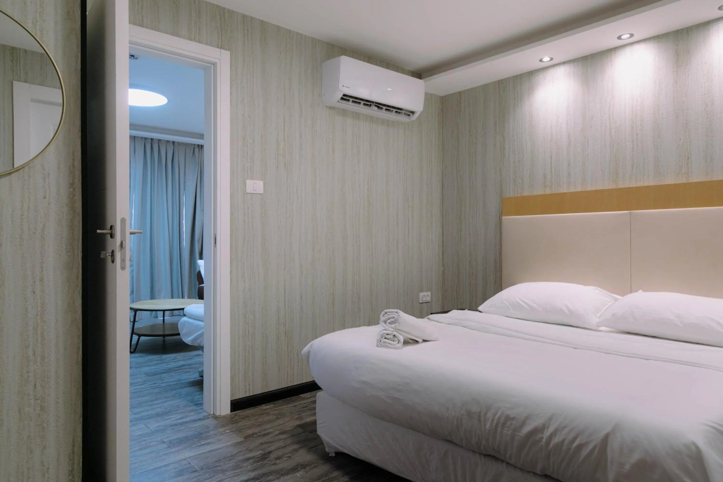 Bed in Rich Luxury Suites - Renovated