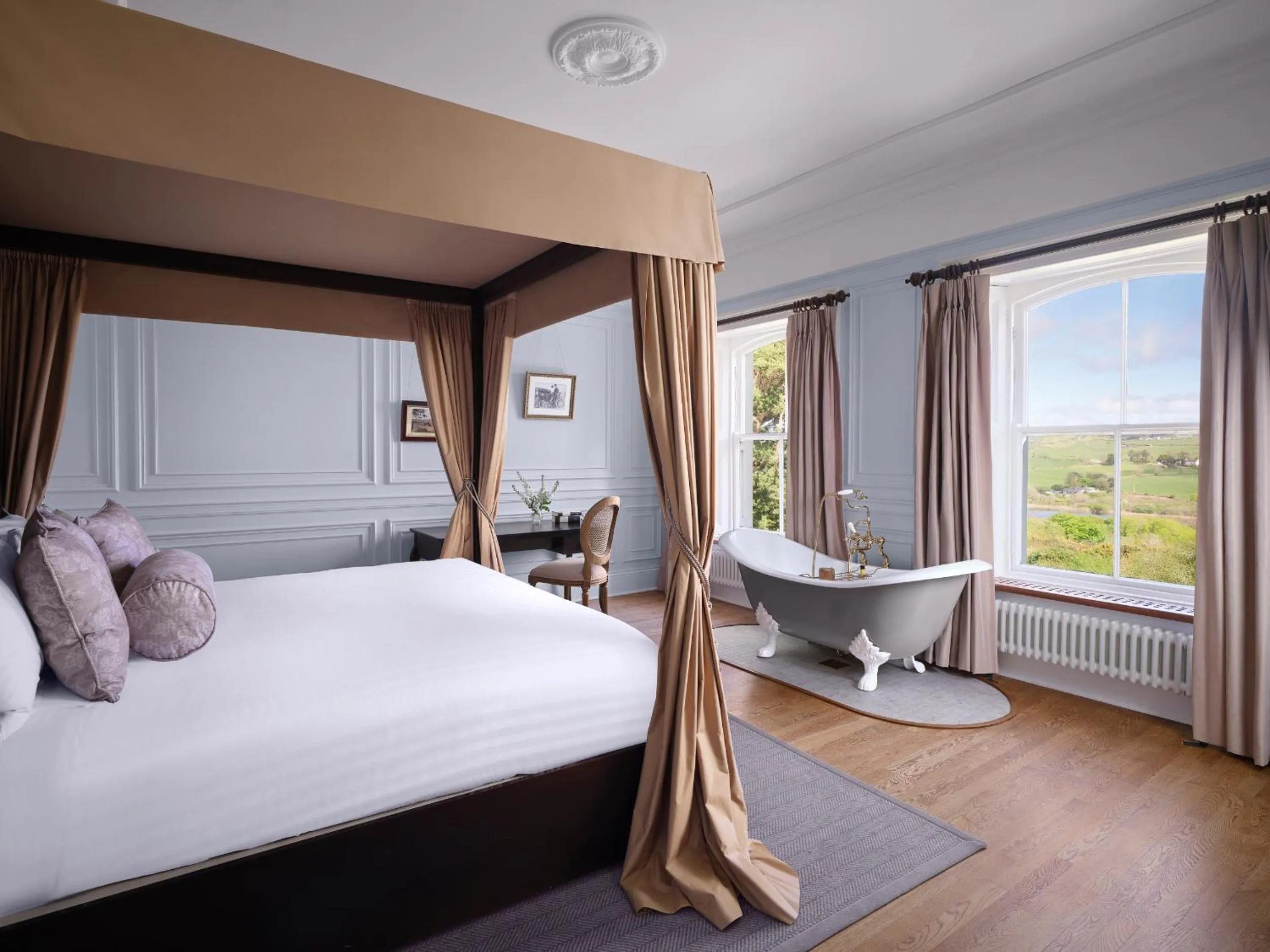 Bed in Liss Ard Estate