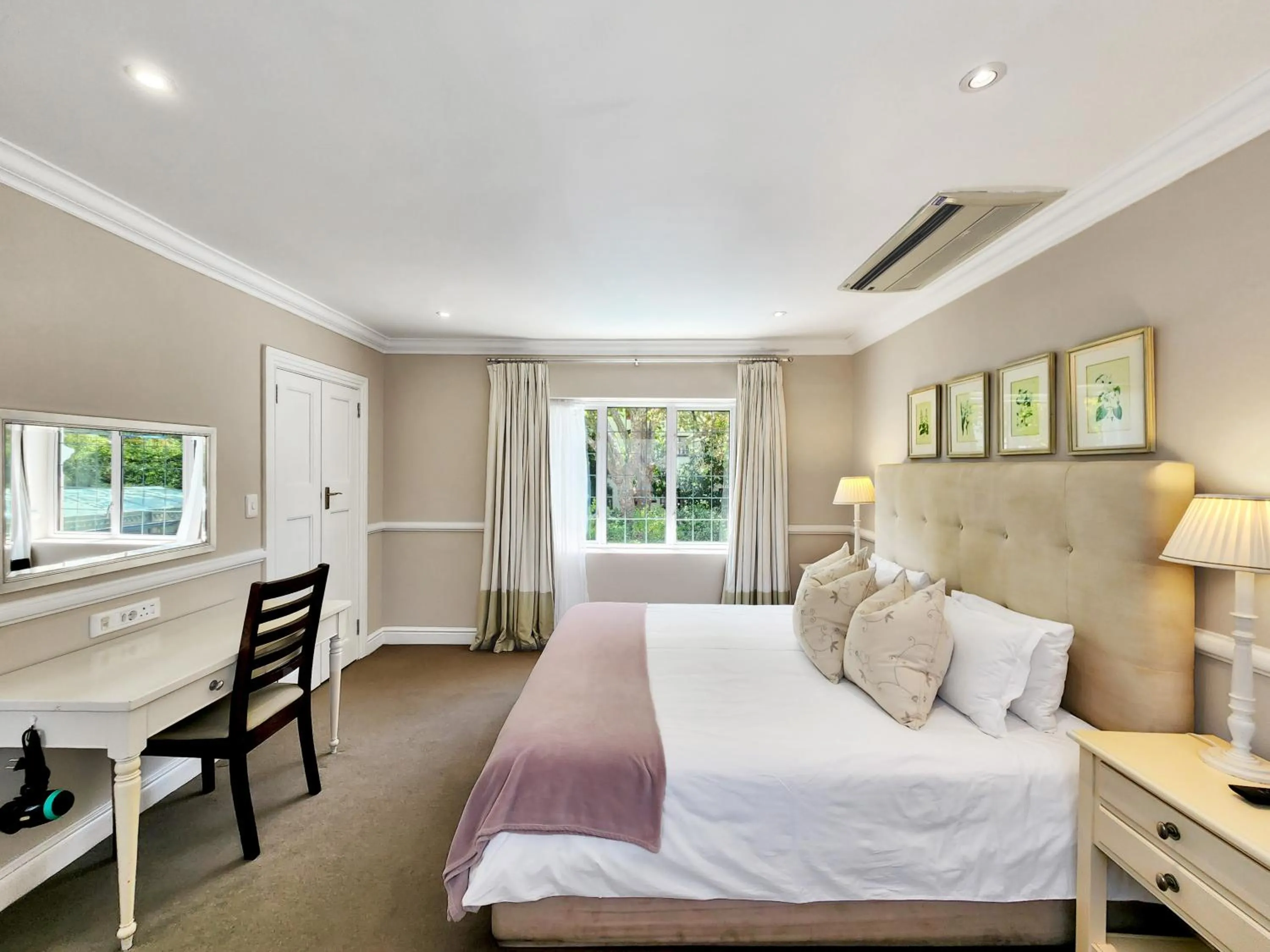 Bedroom, Bed in Roodenburg House