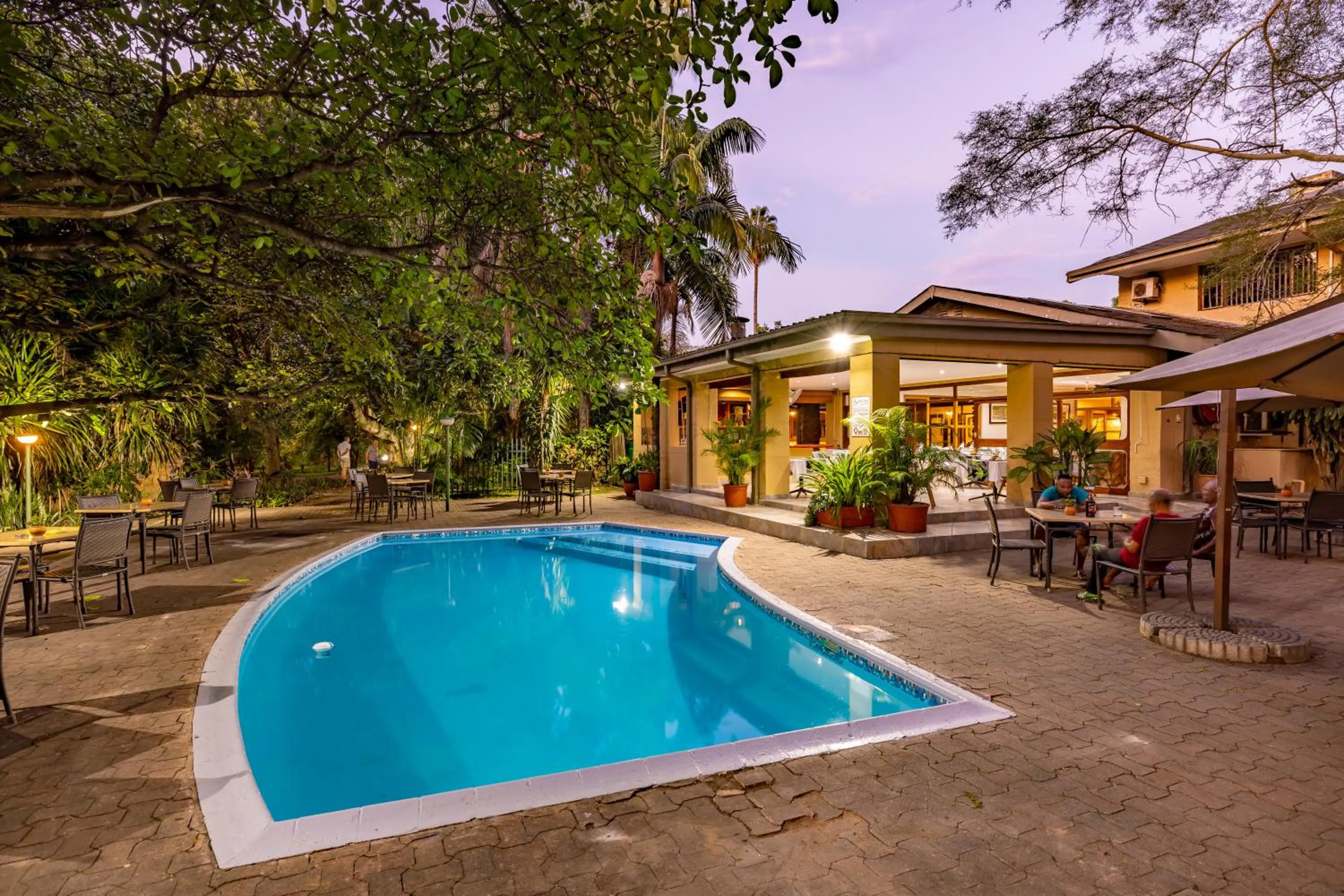 Swimming pool in Hotel Numbi & Garden Suites