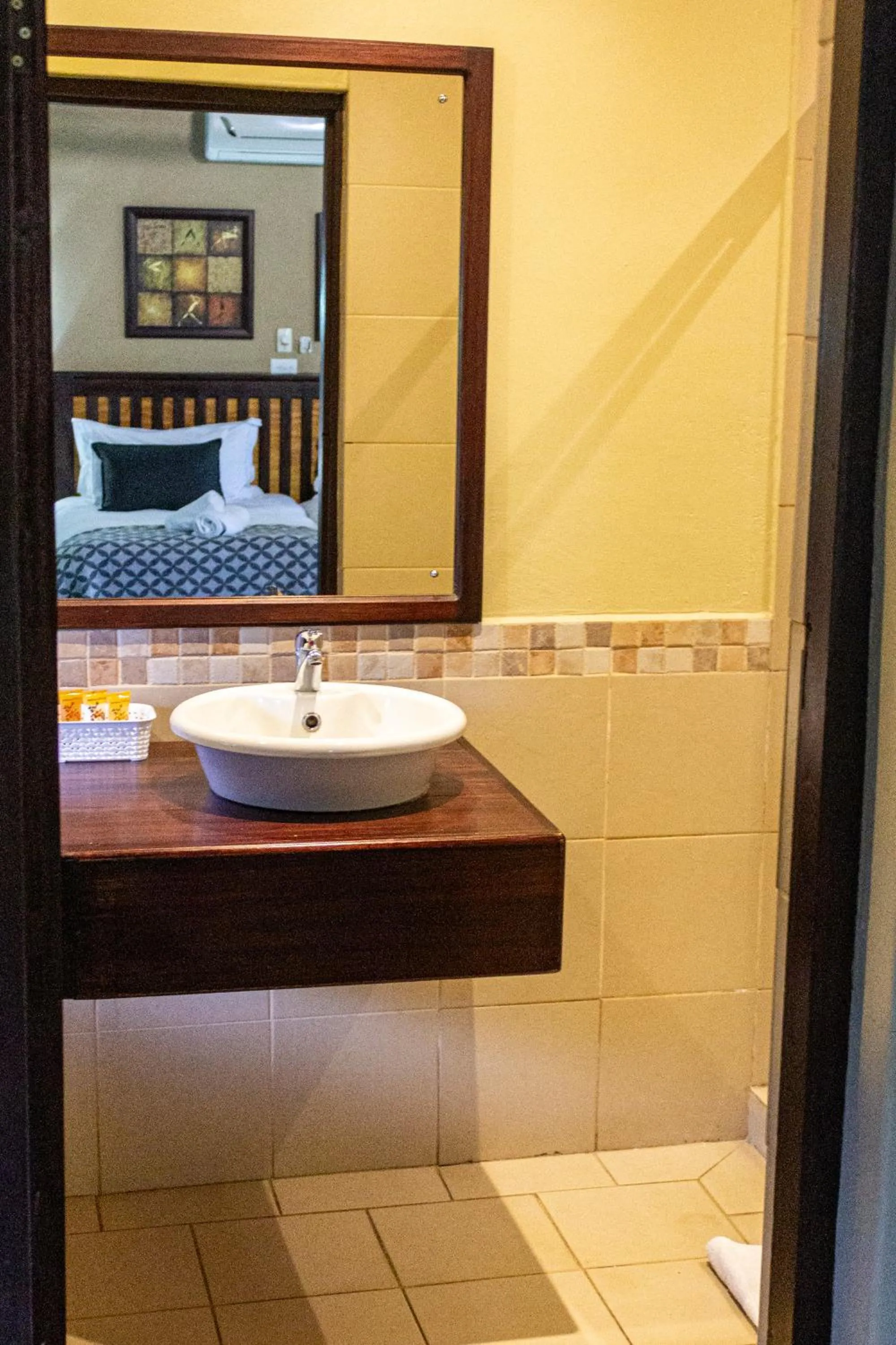 Bathroom in Hotel Numbi & Garden Suites