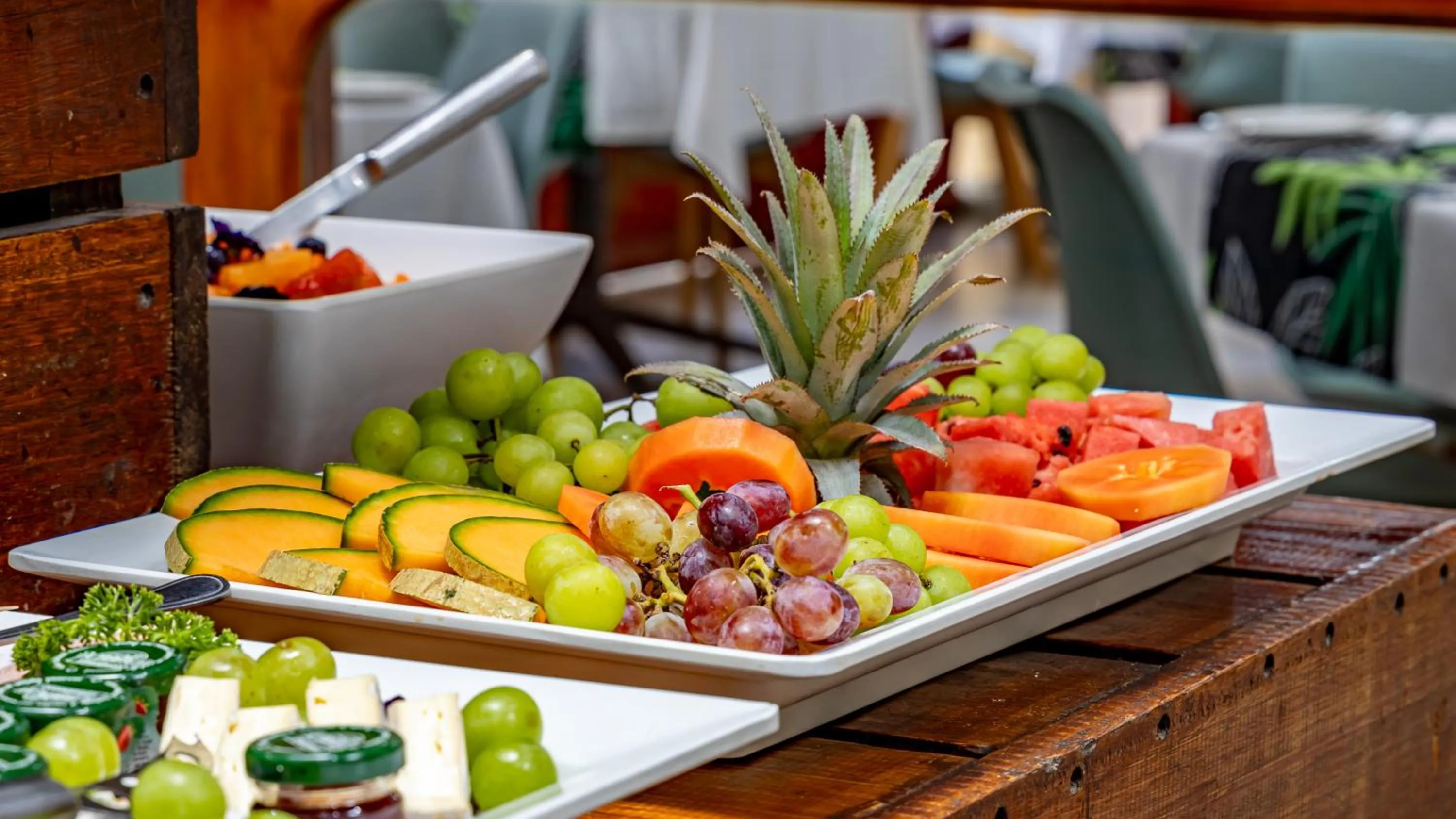 Restaurant/places to eat in Hotel Numbi & Garden Suites