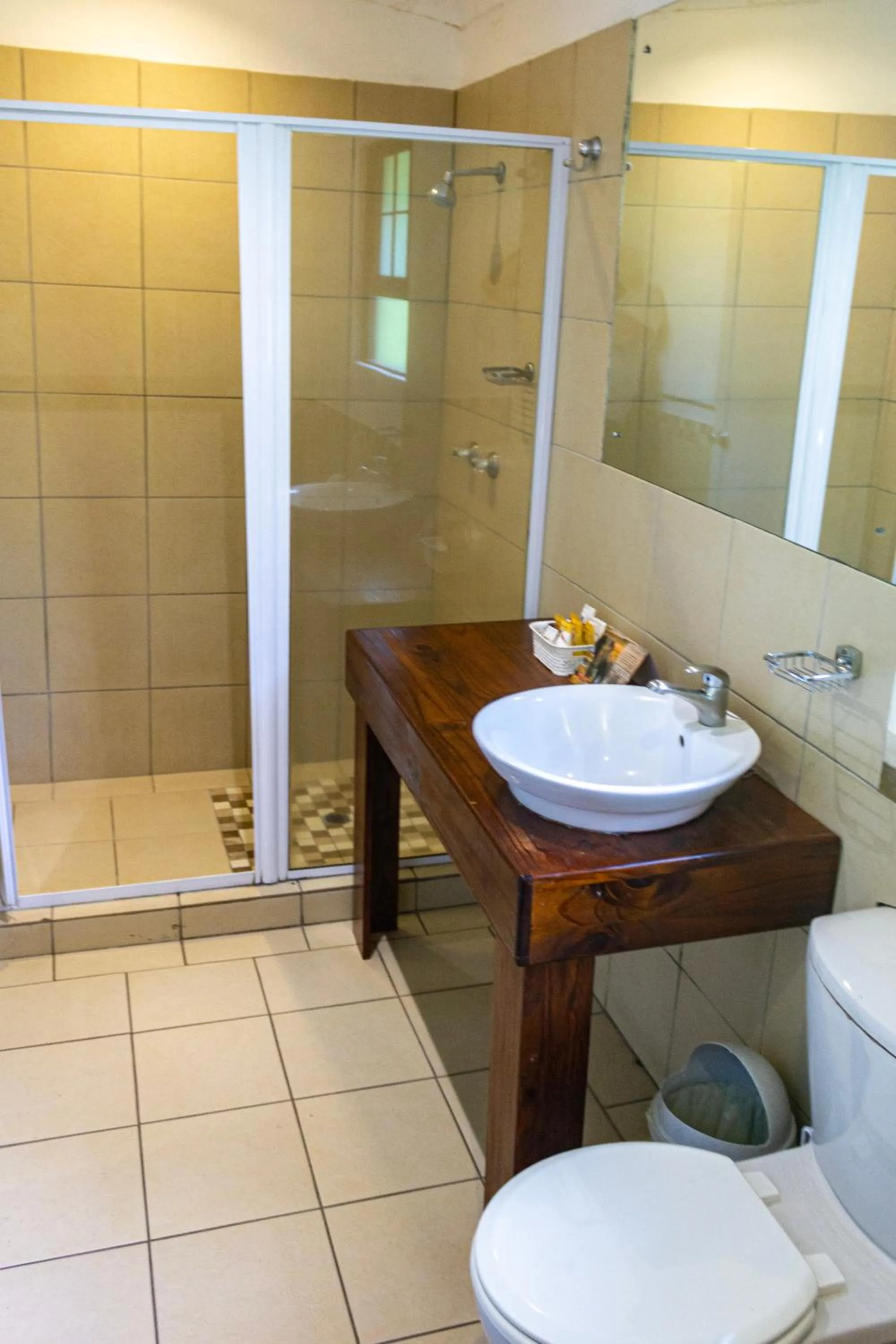 Bathroom in Hotel Numbi & Garden Suites