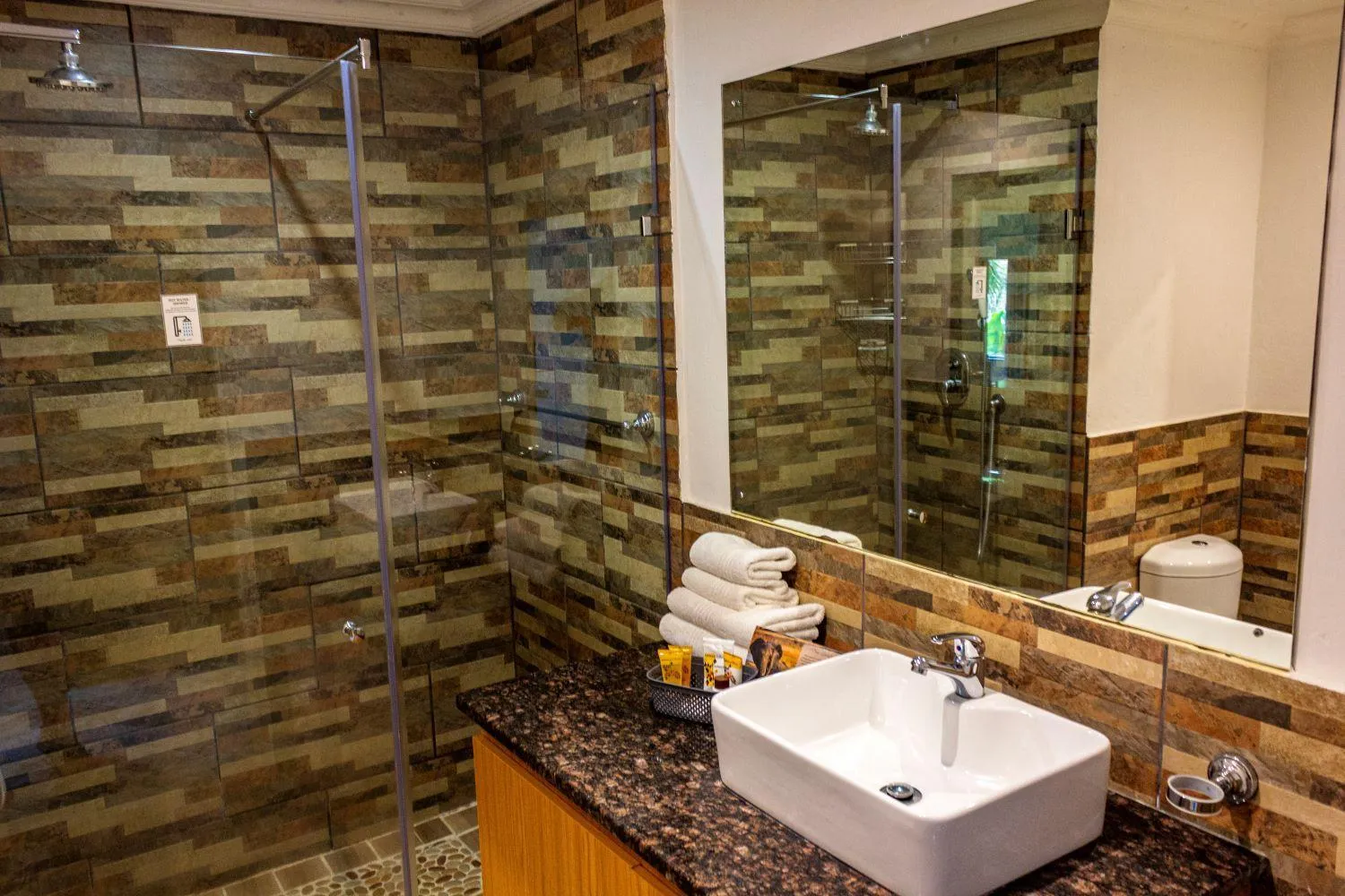 Bathroom in Hotel Numbi & Garden Suites