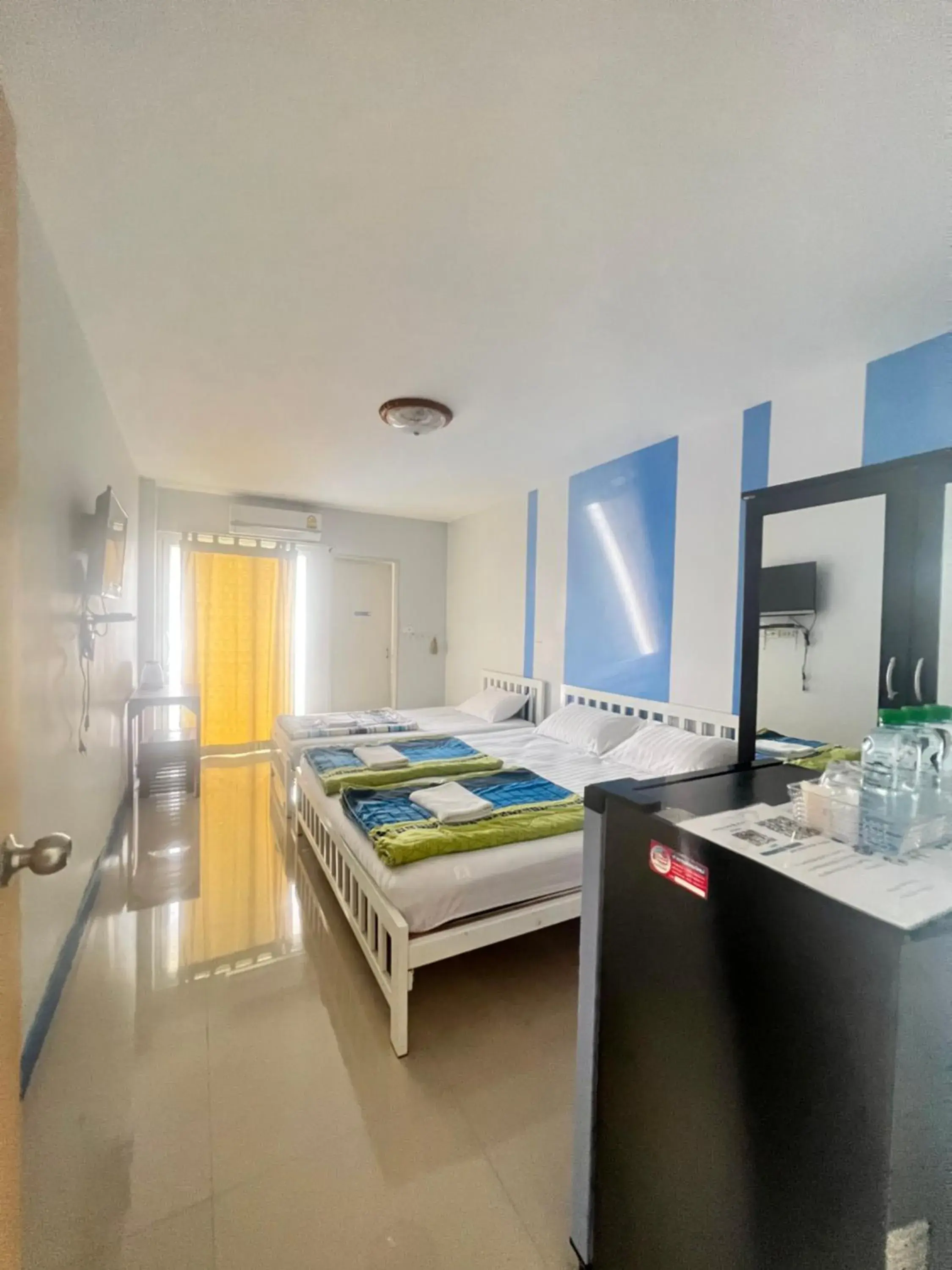 Triple Room with Shower in S Diamond Apartment Triple Room with Shower in S Diamond Apartment