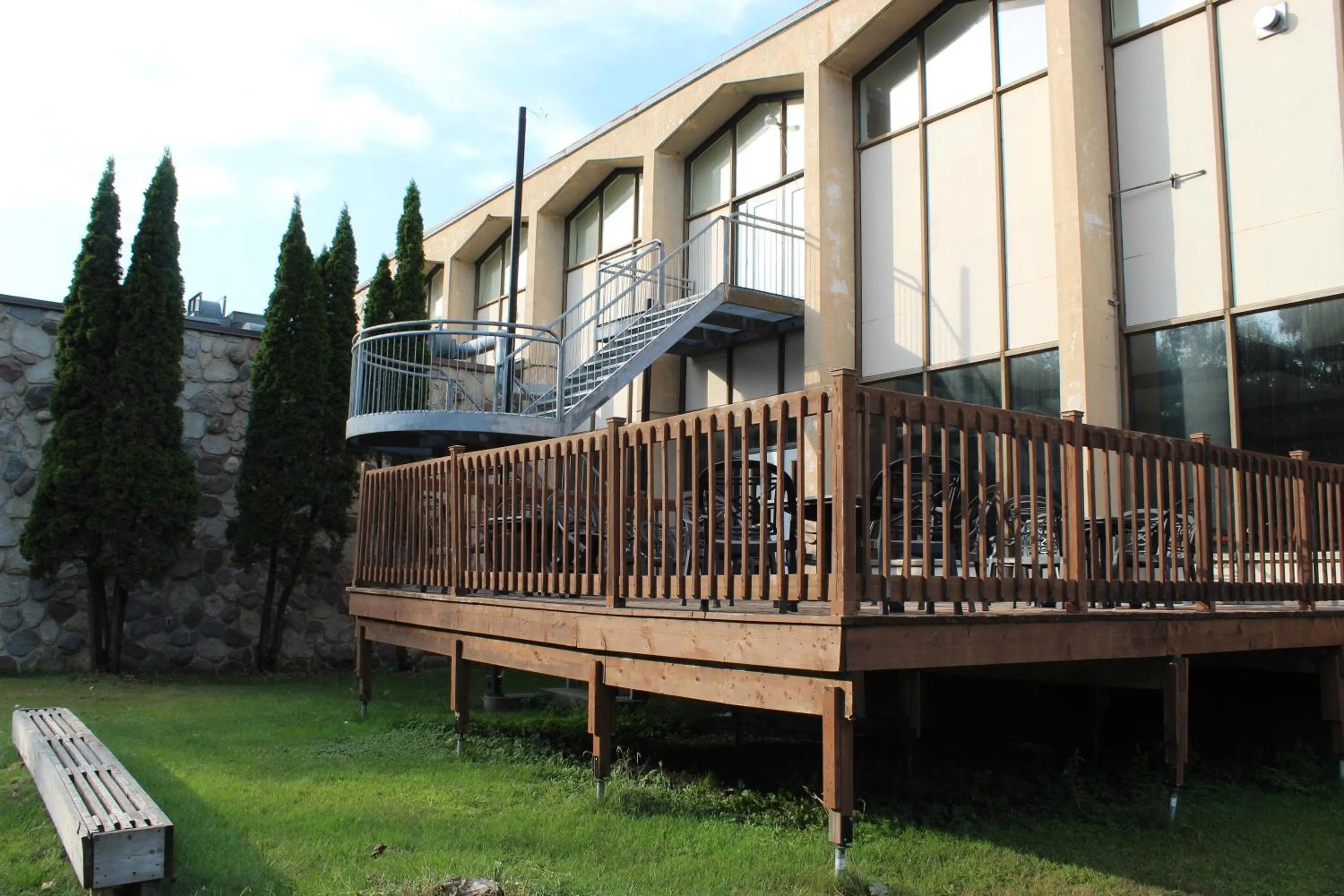 Patio in Travelodge by Wyndham Trois-Rivieres