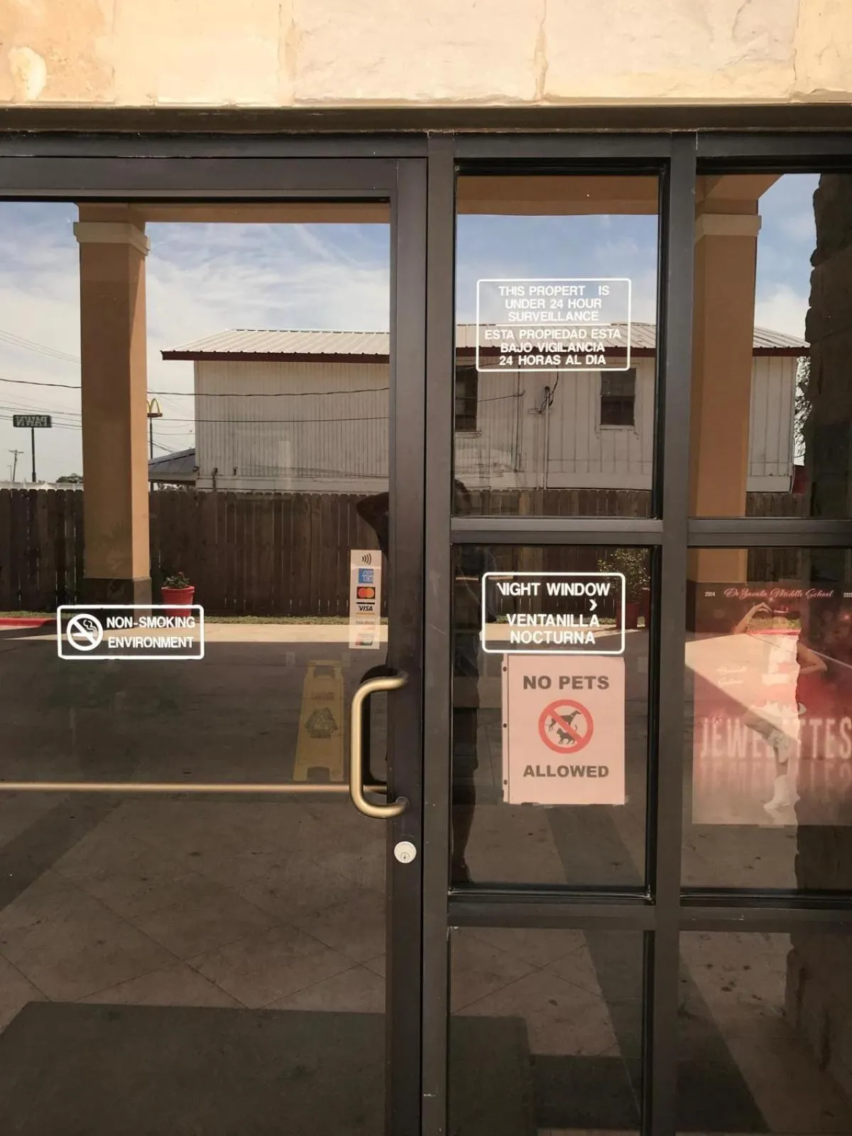 Property building in Texas Inn & Suites