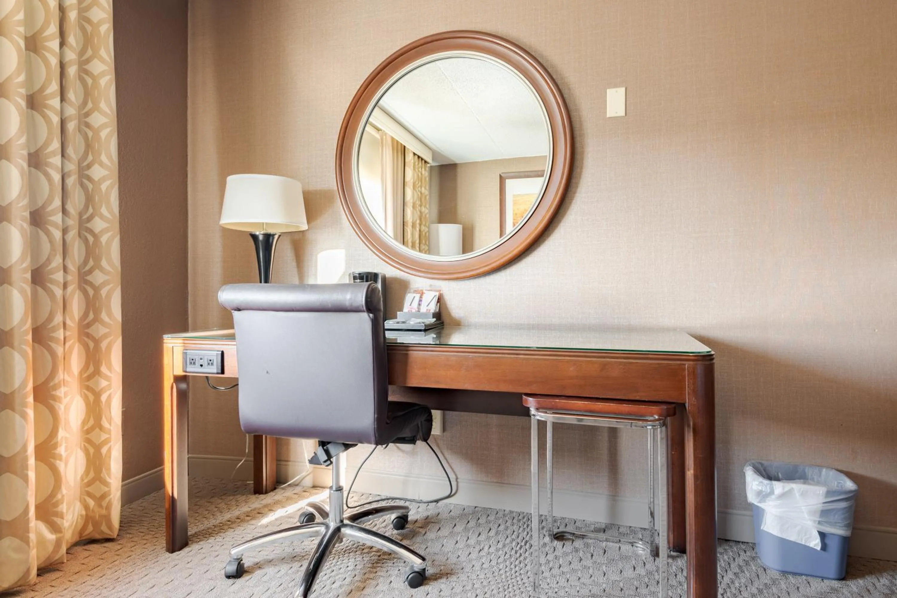 Bedroom in Wyndham Omaha Hotel - West Dodge