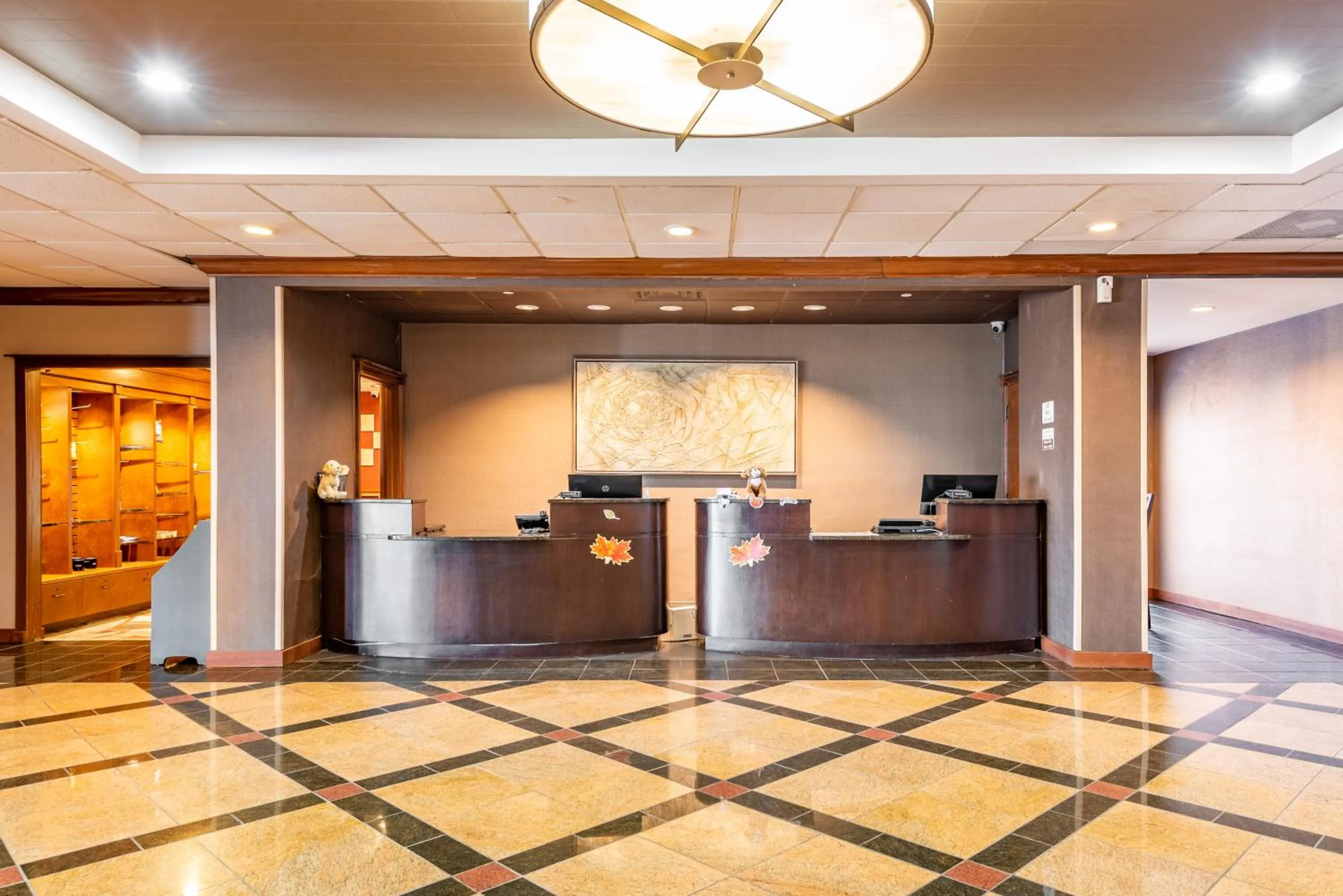 Lobby or reception in Wyndham Omaha Hotel - West Dodge