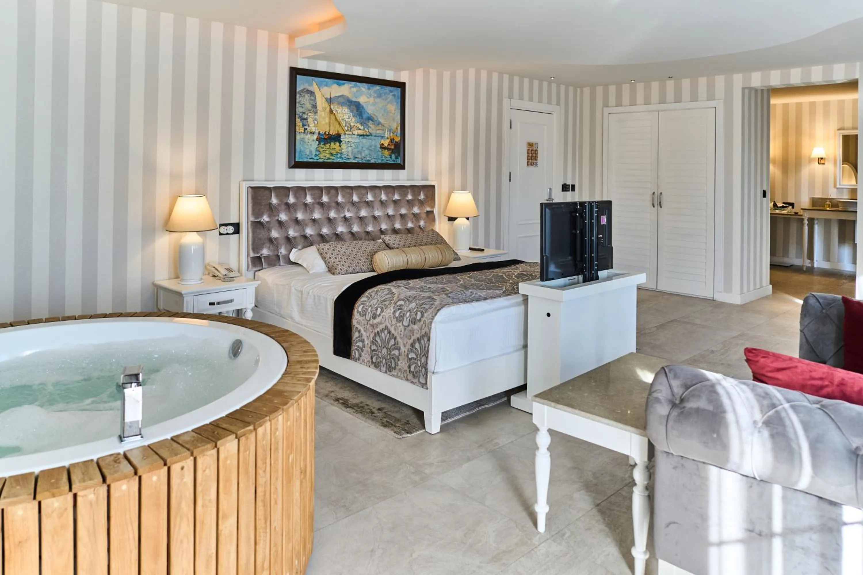 Photo of the whole room, Bed in Salonika Suites