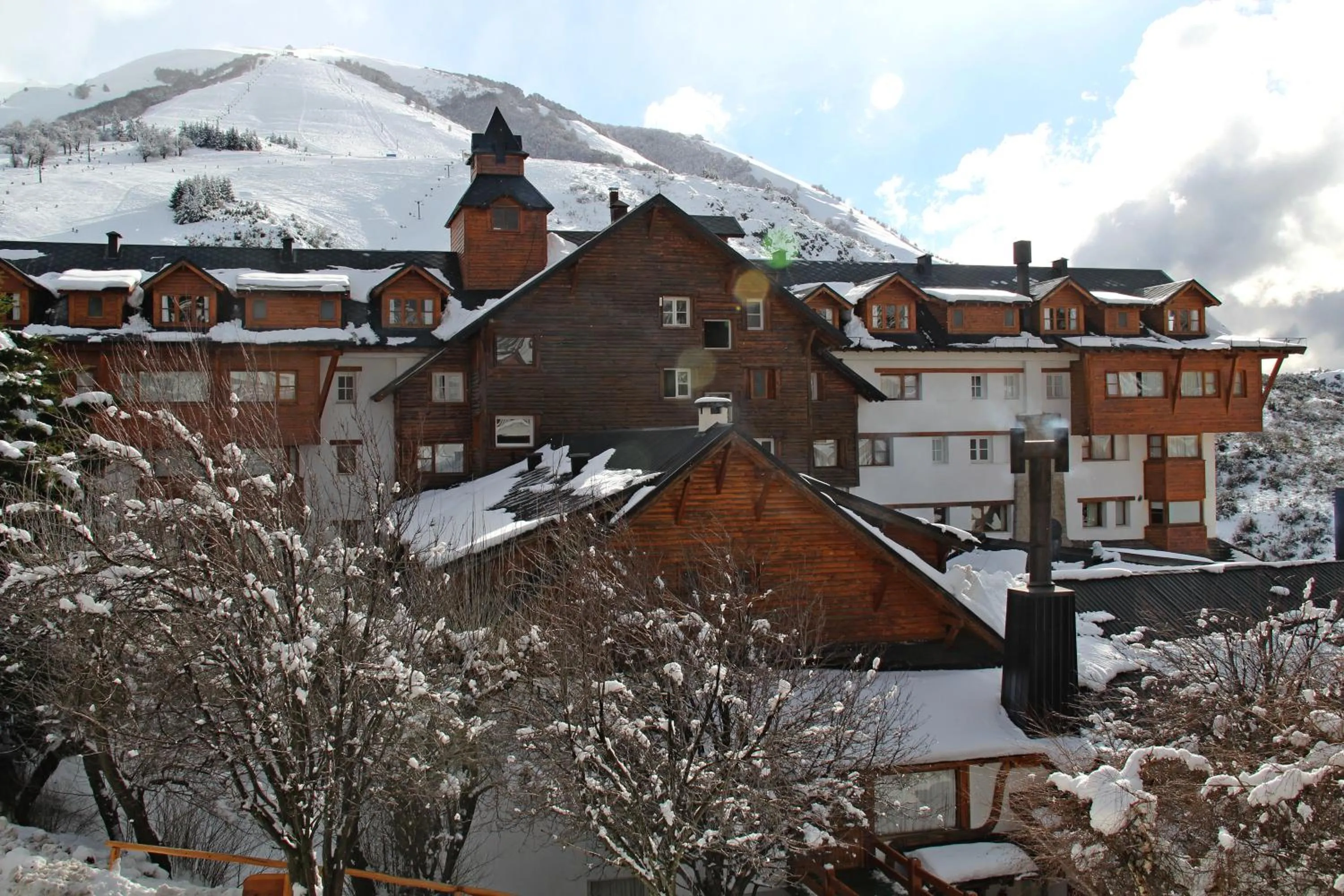 Property building in Hotel Catedral Patagonia Ski & Wellness