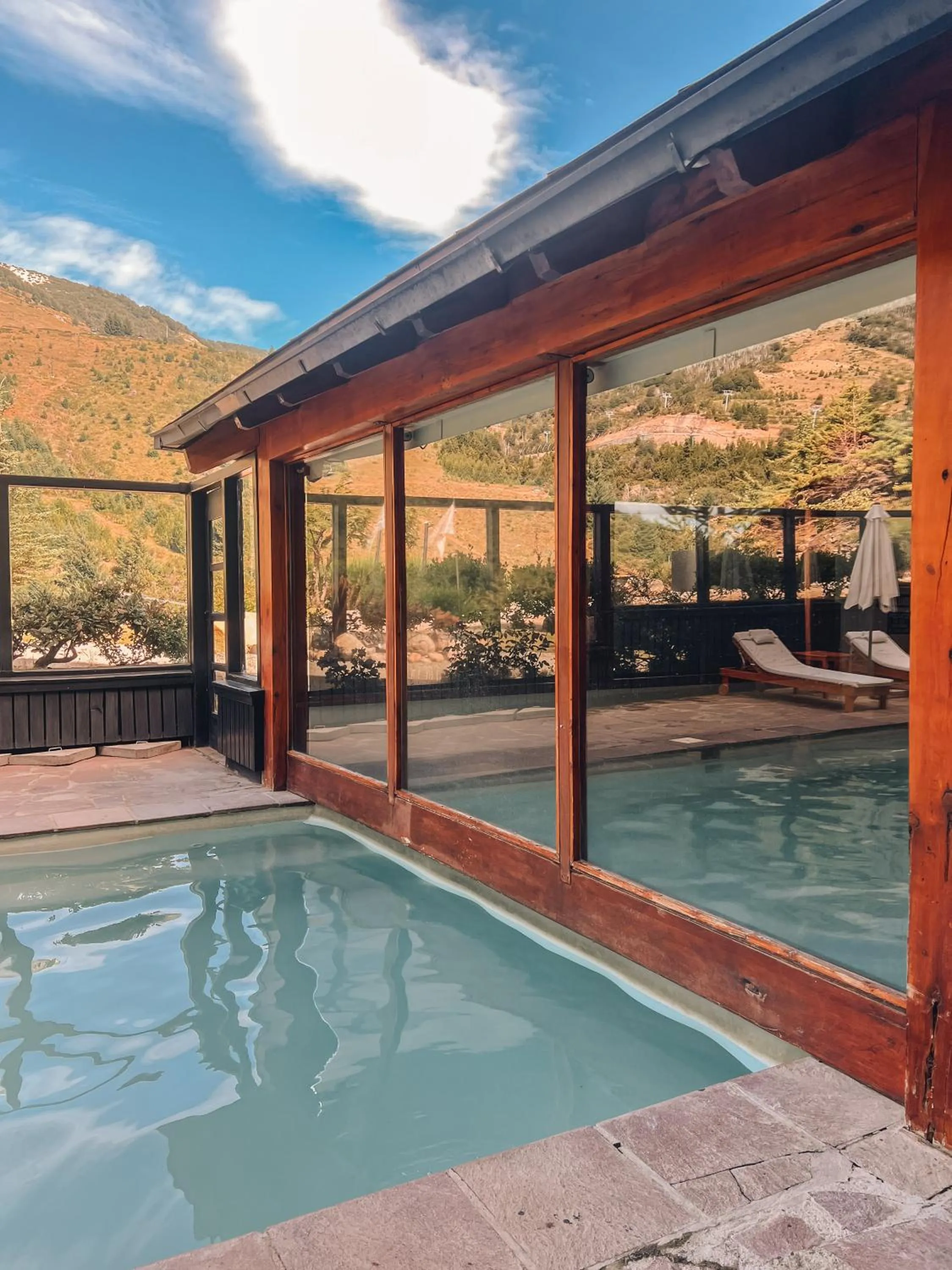Swimming pool in Hotel Catedral Patagonia Ski & Wellness