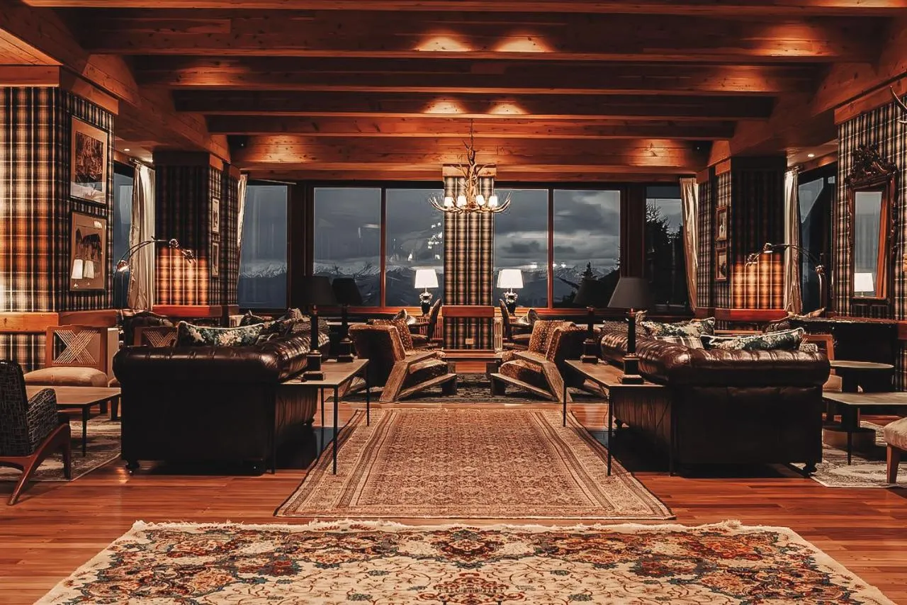 Living room in Hotel Catedral Patagonia Ski & Wellness