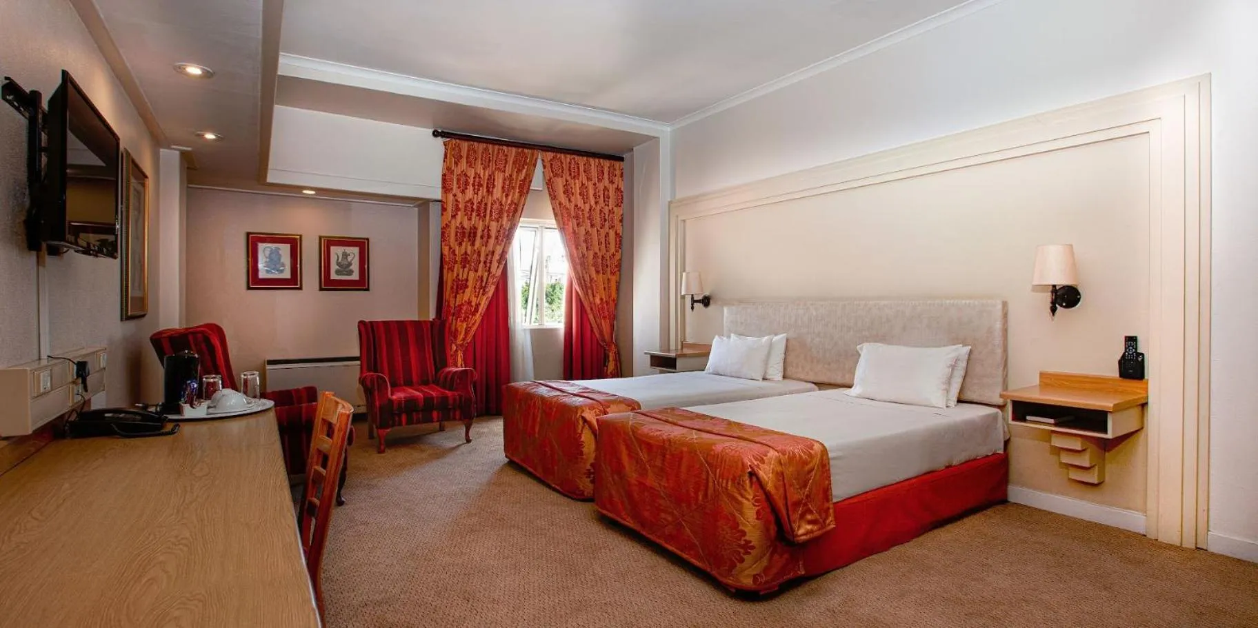 Bedroom, Bed in Apollo Hotel