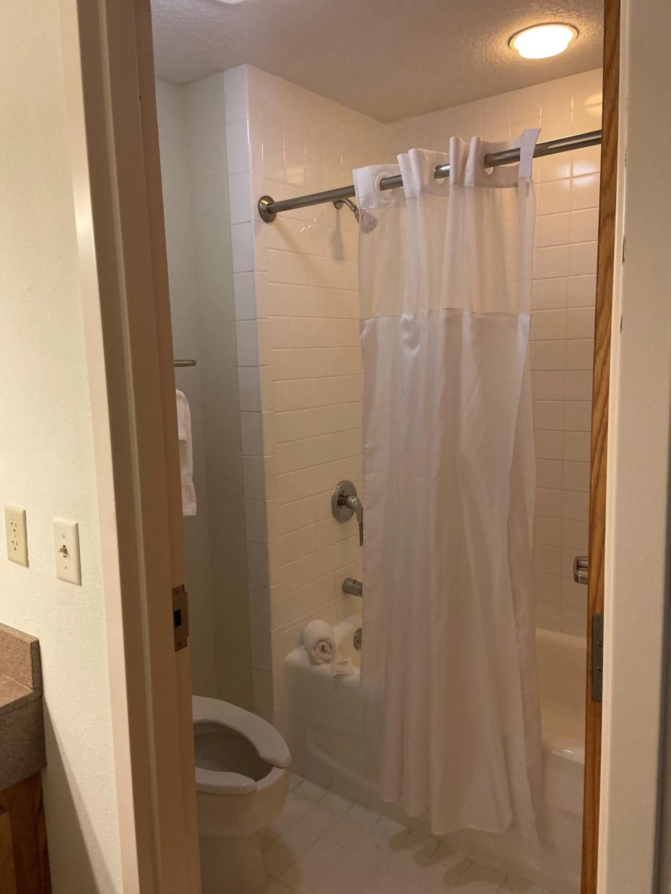 Shower in Orange County National Golf Center and Lodge