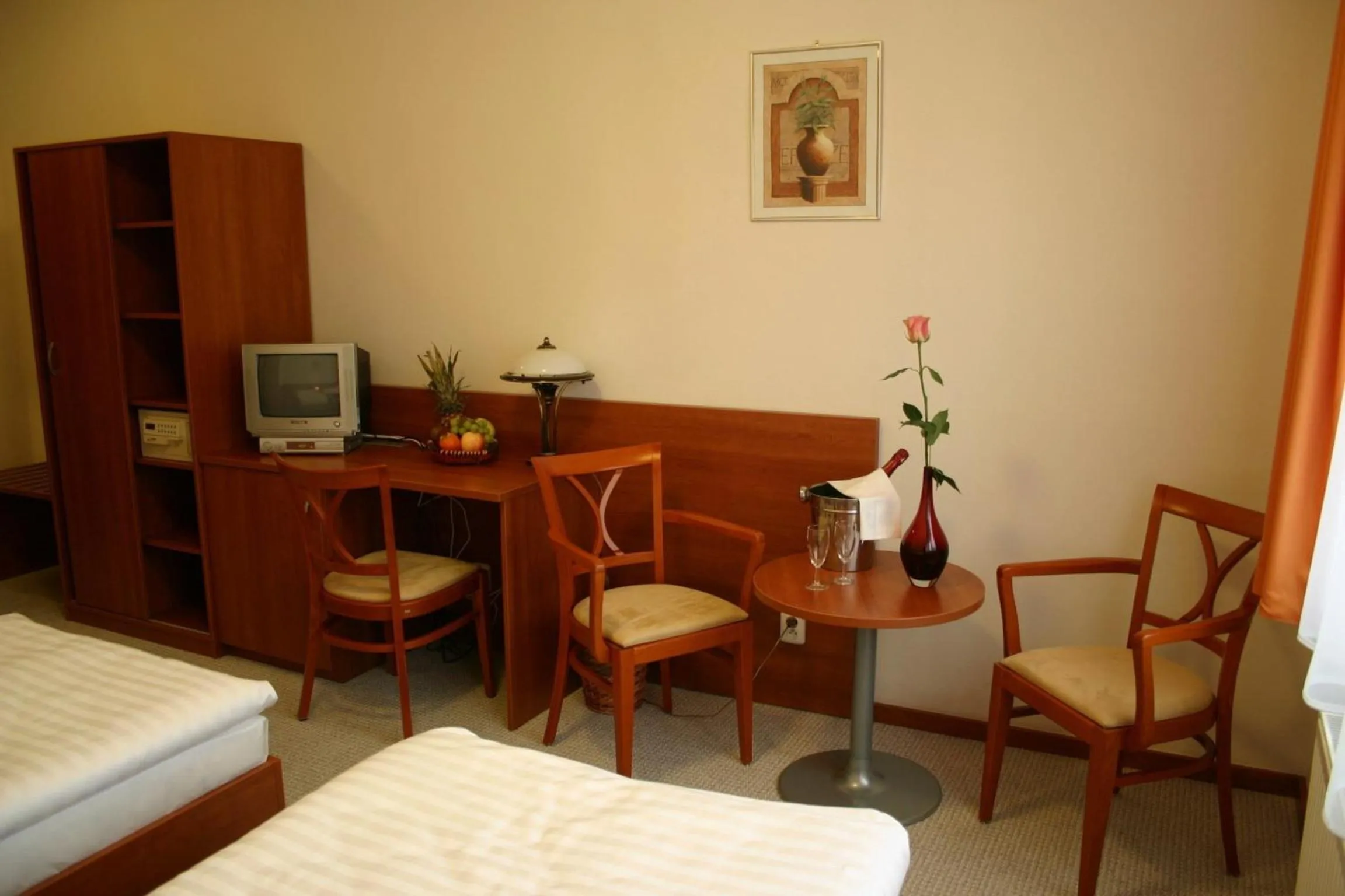 Other, Bed in Alexis