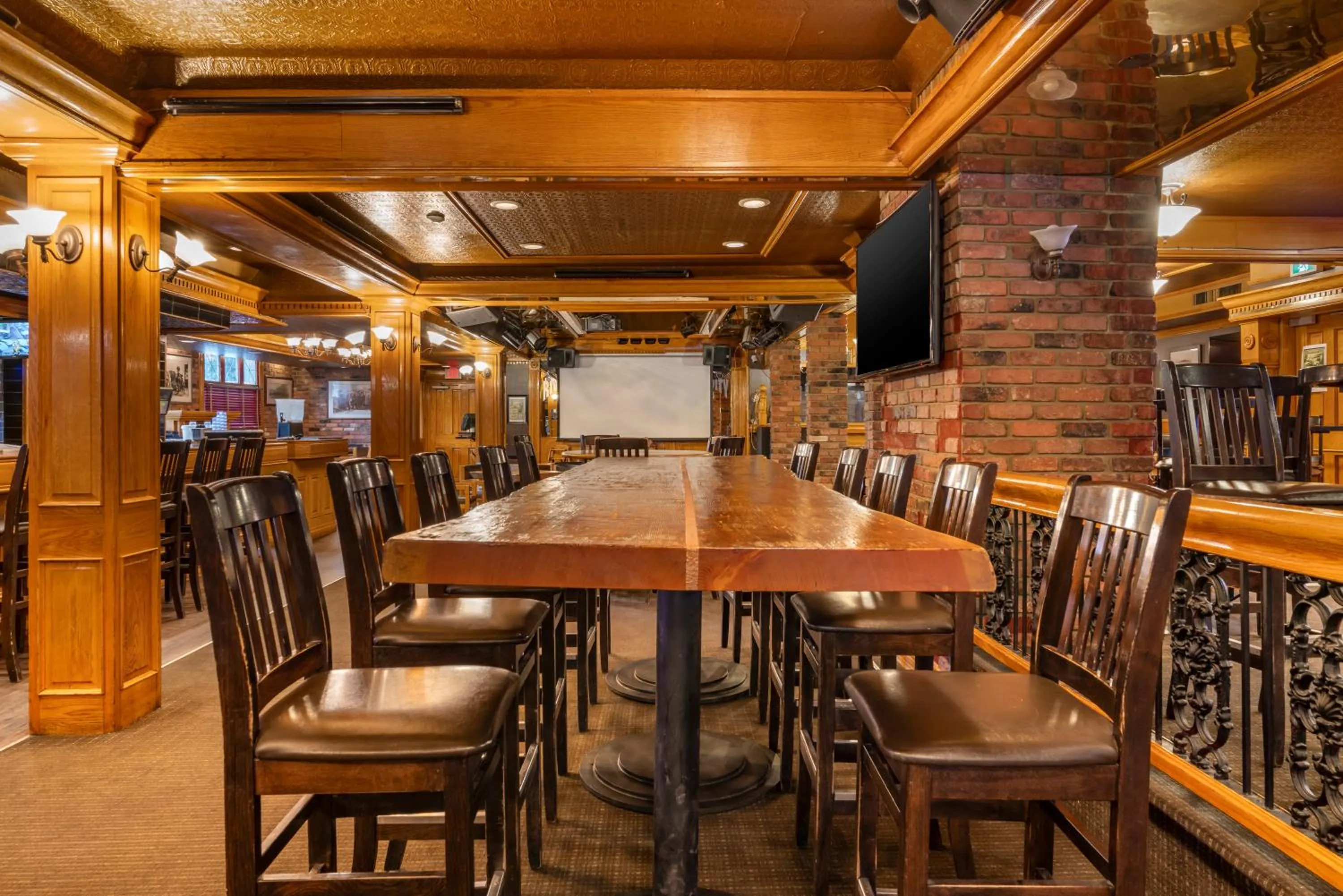 Restaurant/places to eat in Regent Hotel Revelstoke