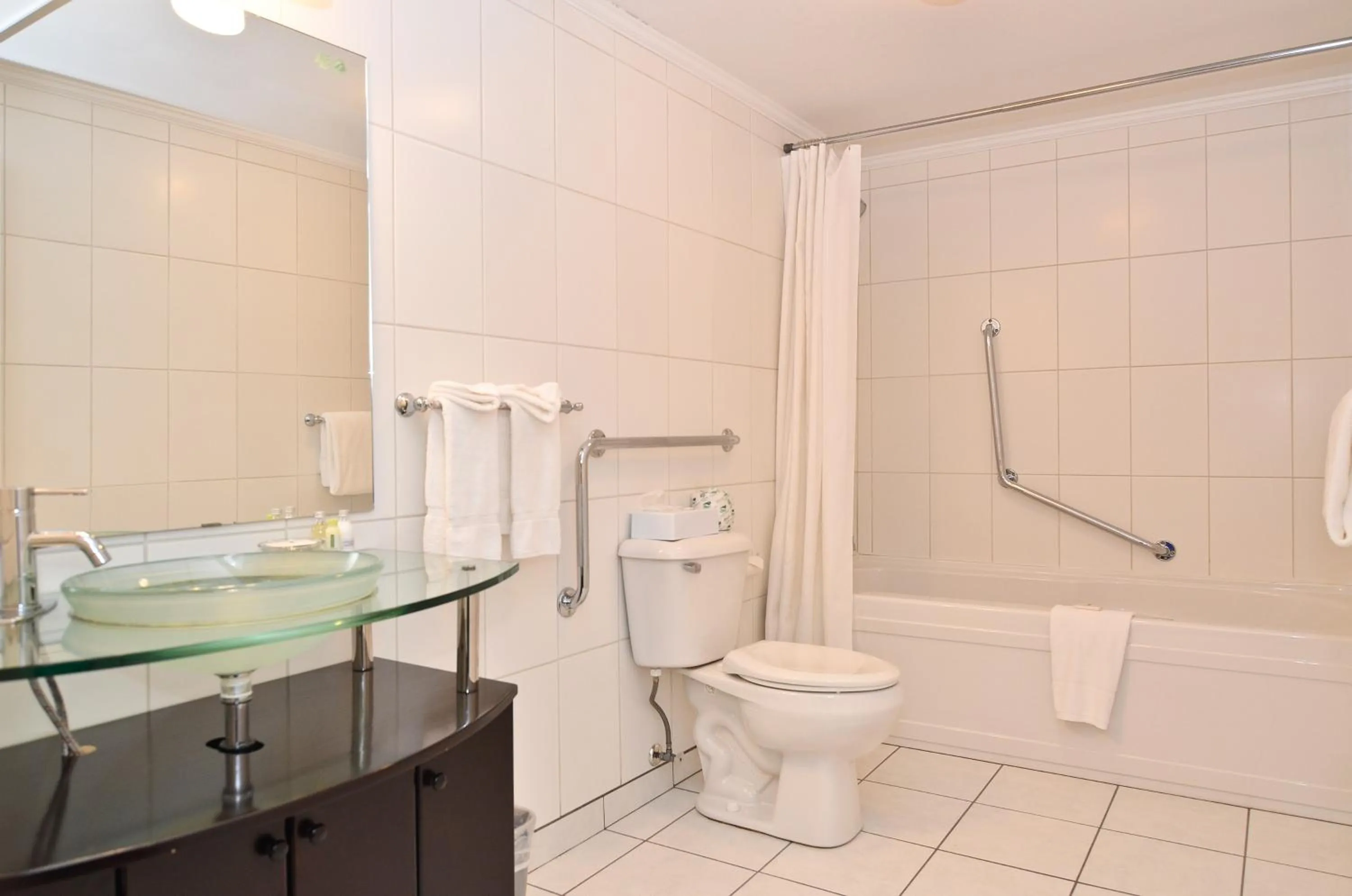 Shower in Regent Hotel Revelstoke