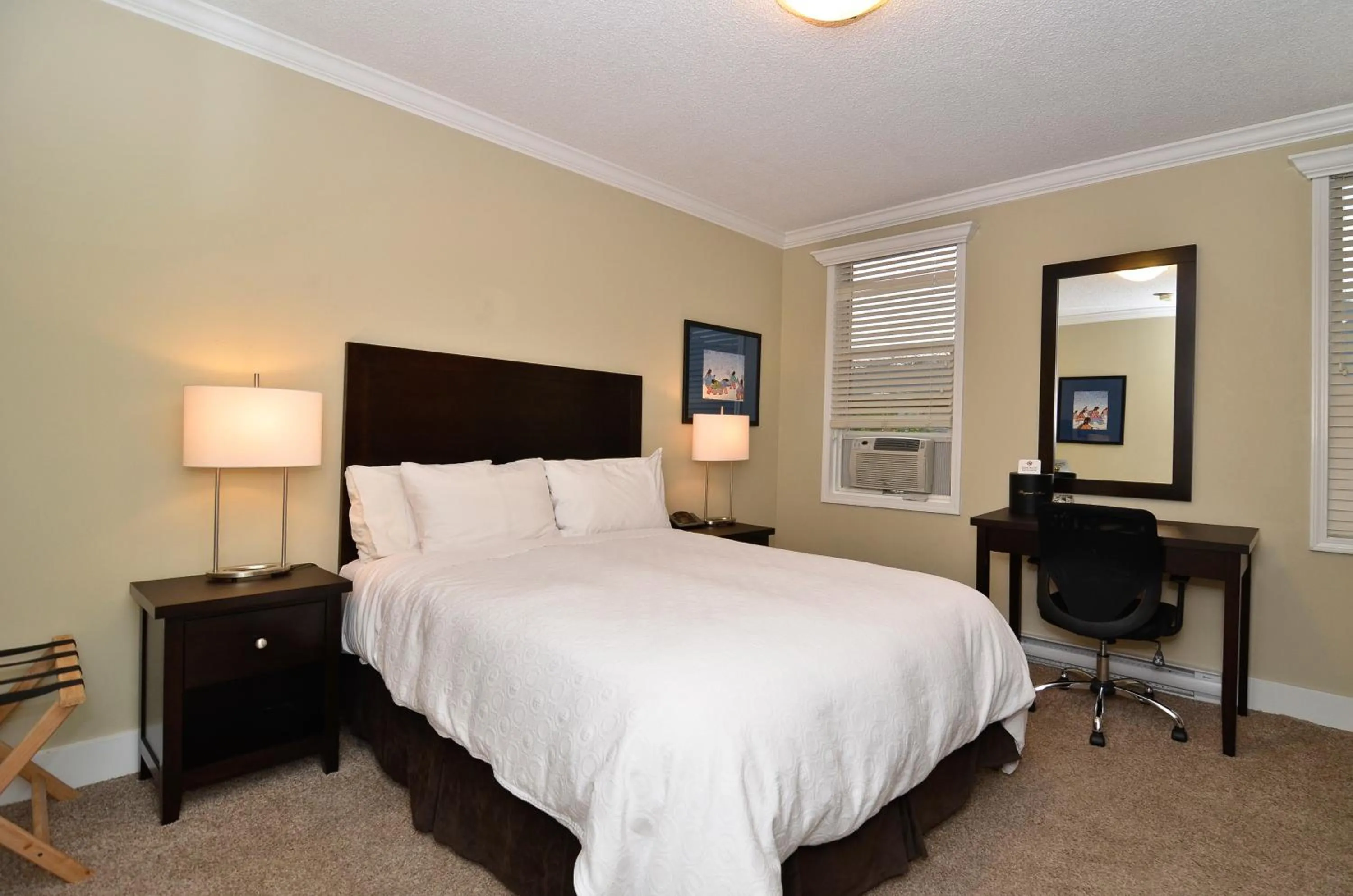 Photo of the whole room, Bed in Regent Hotel Revelstoke