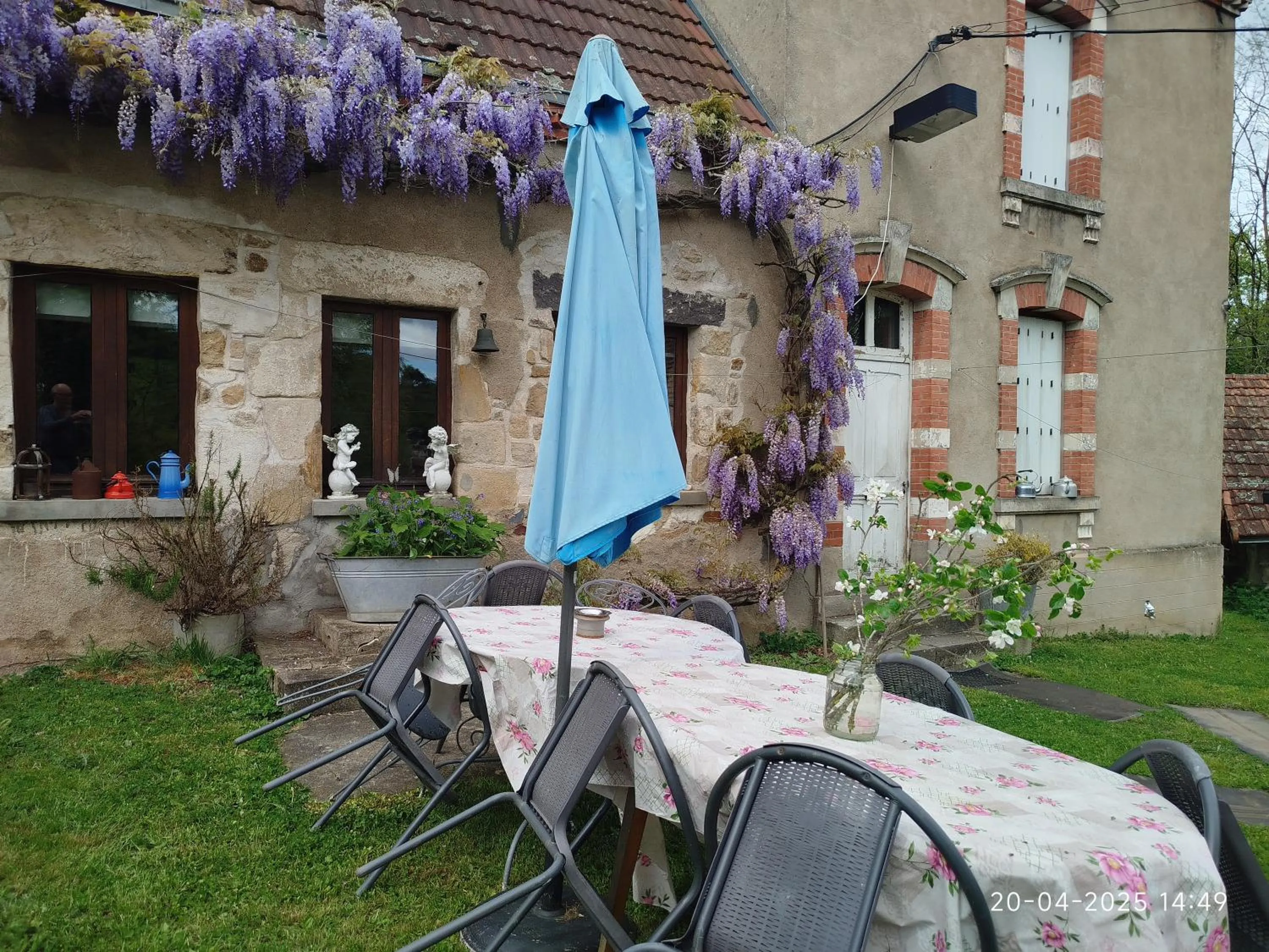 Patio in Maison du Moulin Galuzot