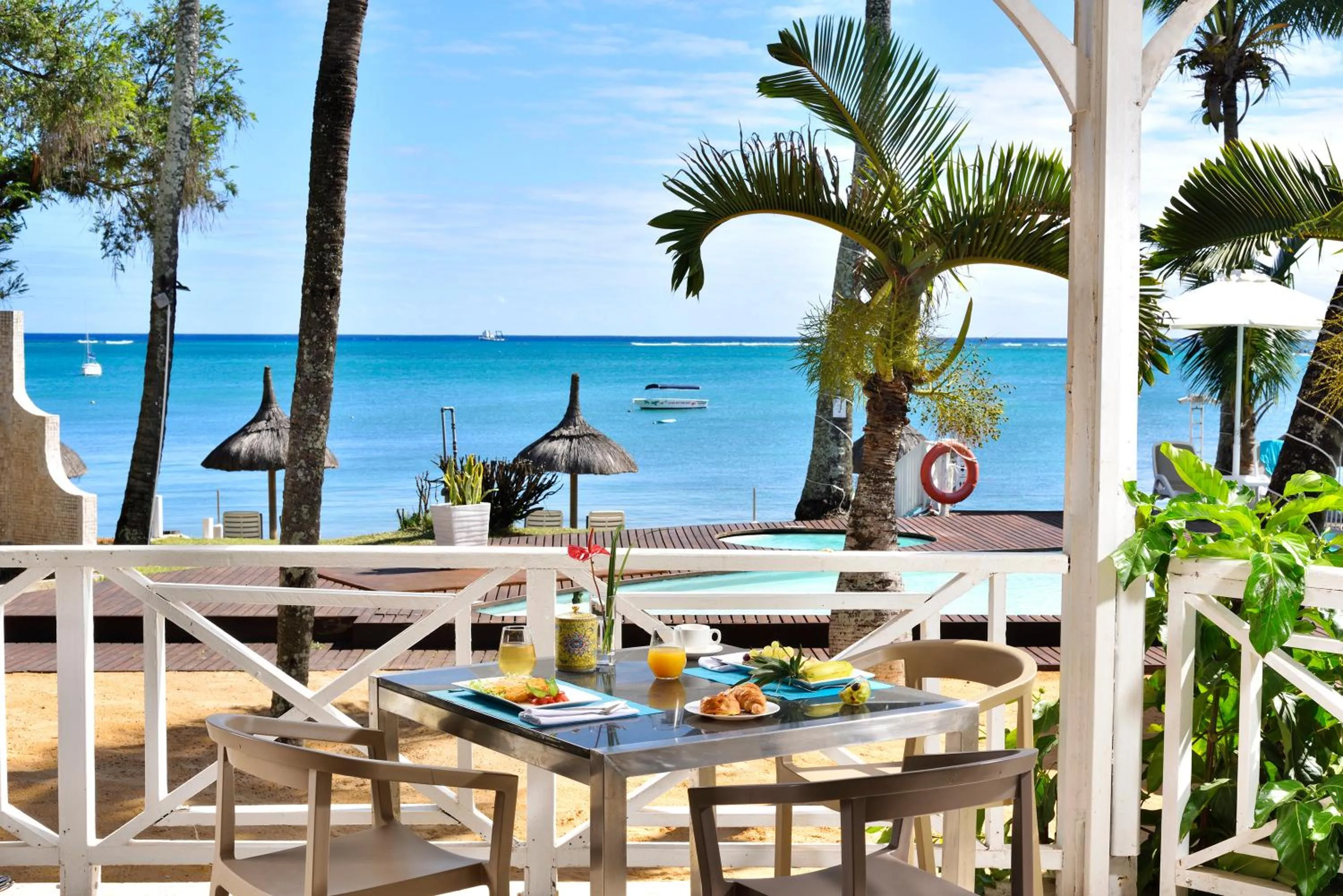 Restaurant/places to eat in Coral Azur Beach Resort Mont Choisy