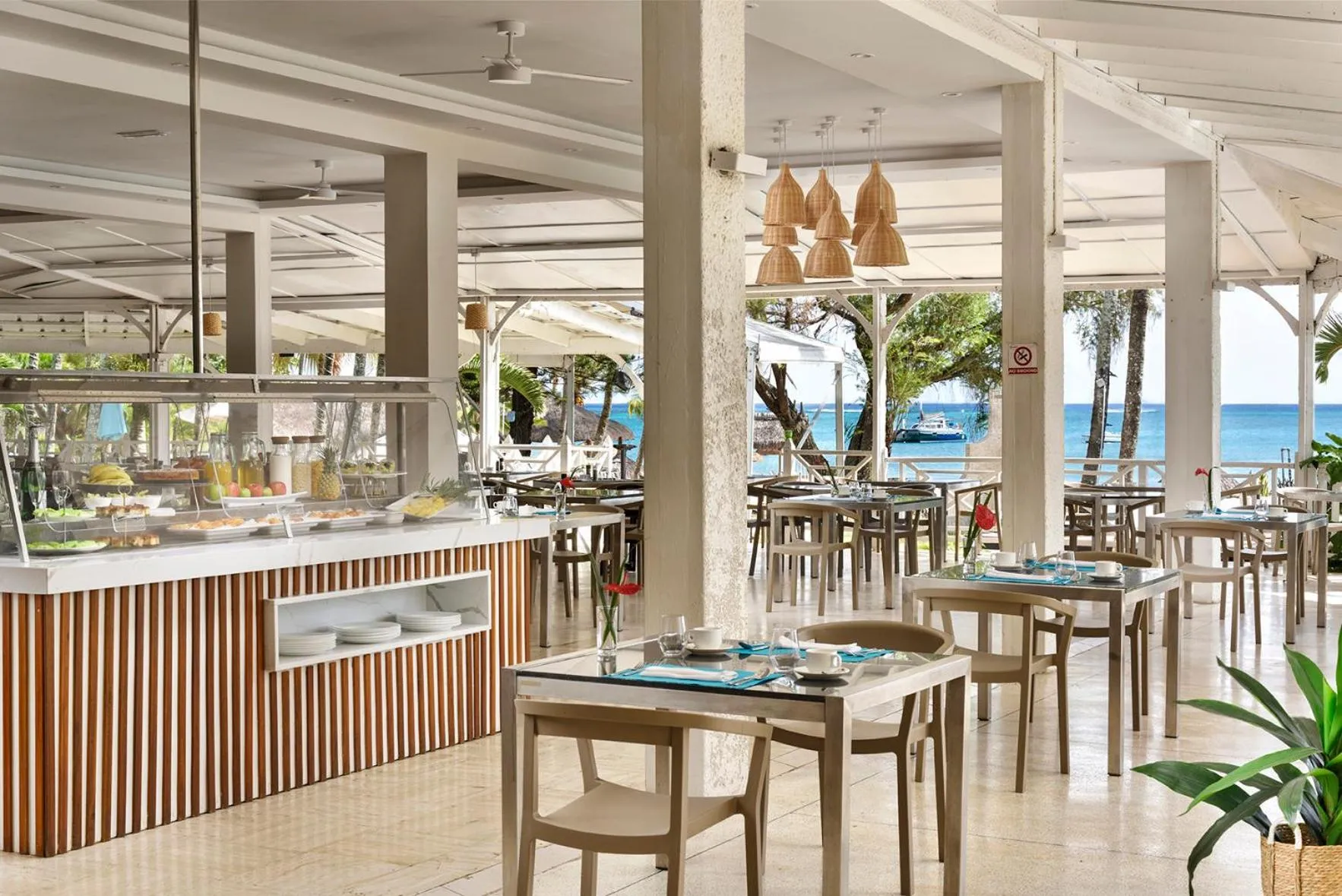 Restaurant/places to eat in Coral Azur Beach Resort Mont Choisy