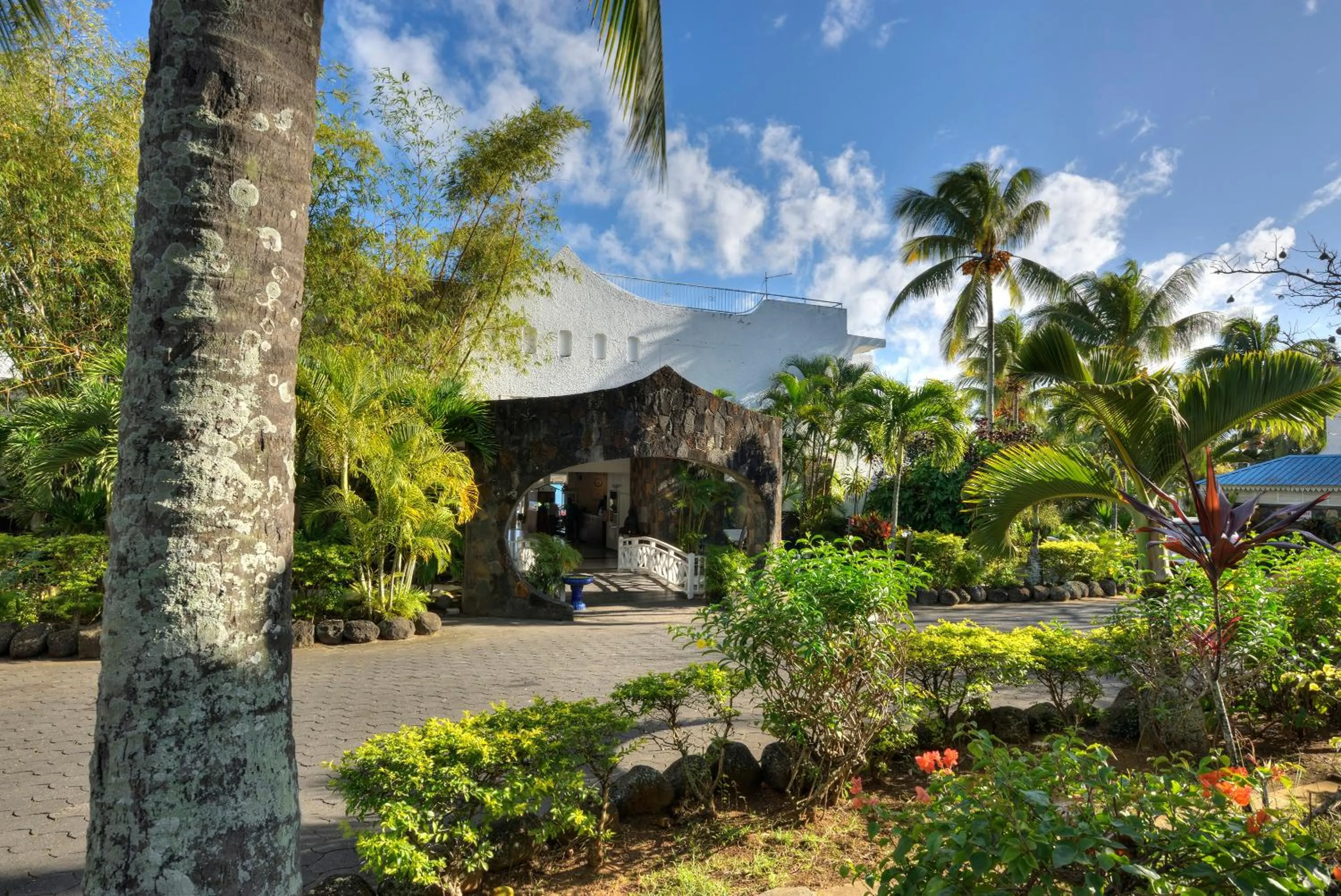 Property building in Coral Azur Beach Resort Mont Choisy