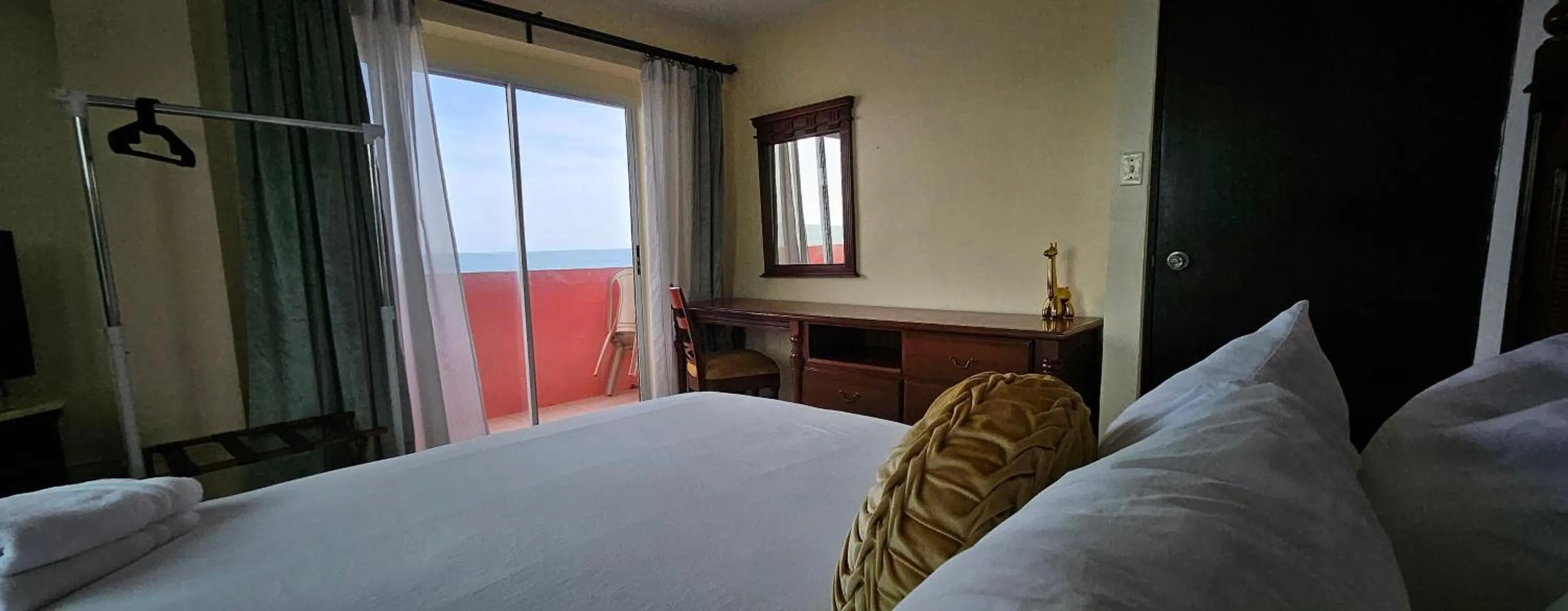 Bed in Selva Boutique Hotel - Luquillo Oceanfront Retreat - Adults Only