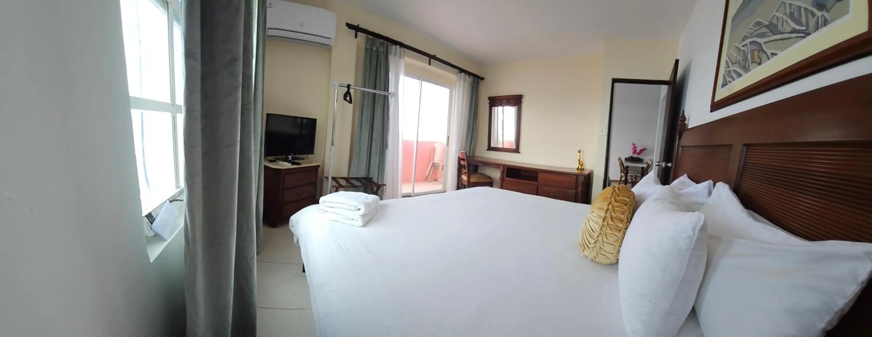 Bed in Selva Boutique Hotel - Luquillo Oceanfront Retreat - Adults Only