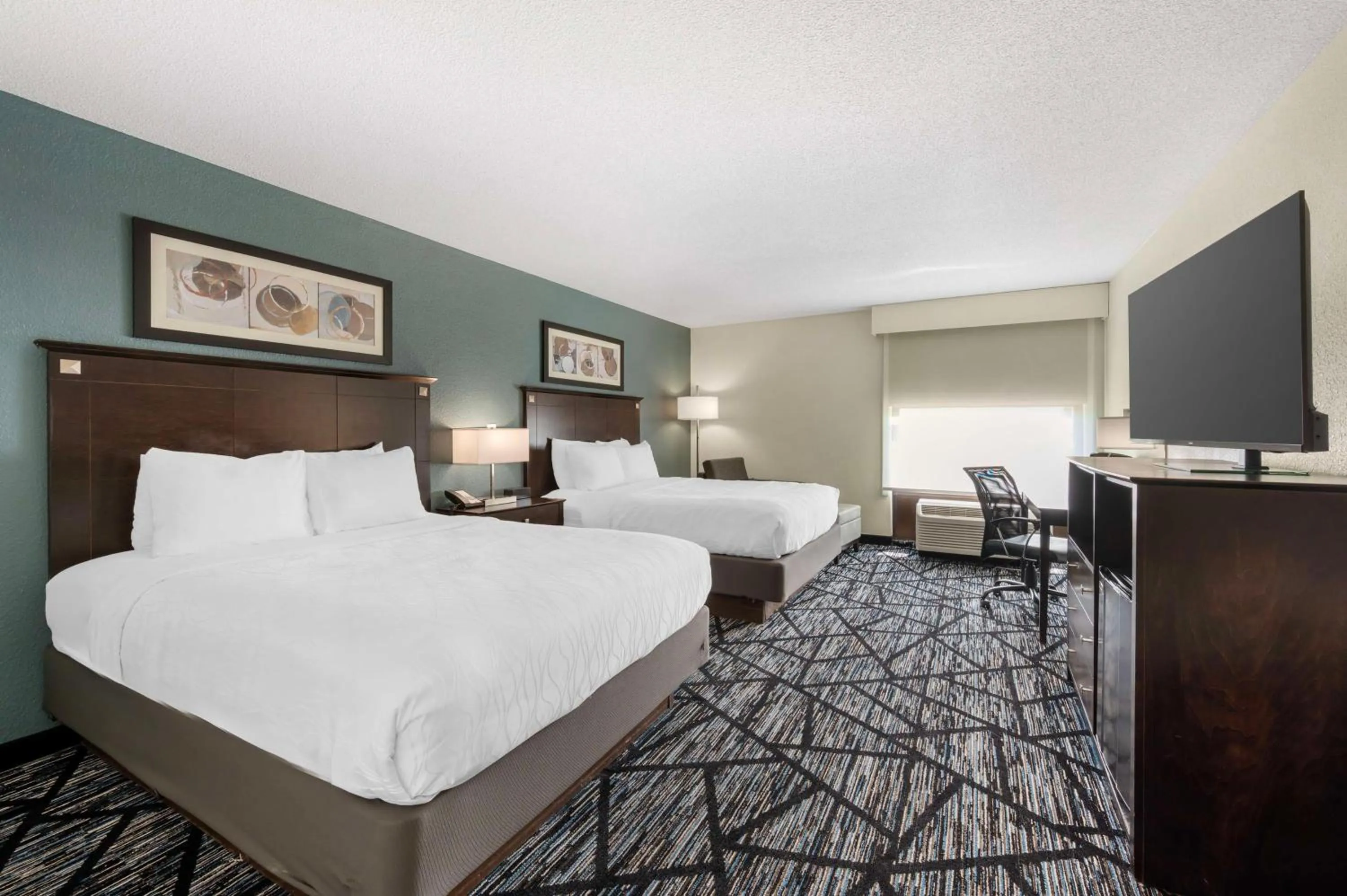 Bathroom, Bed in Best Western Plus Anderson