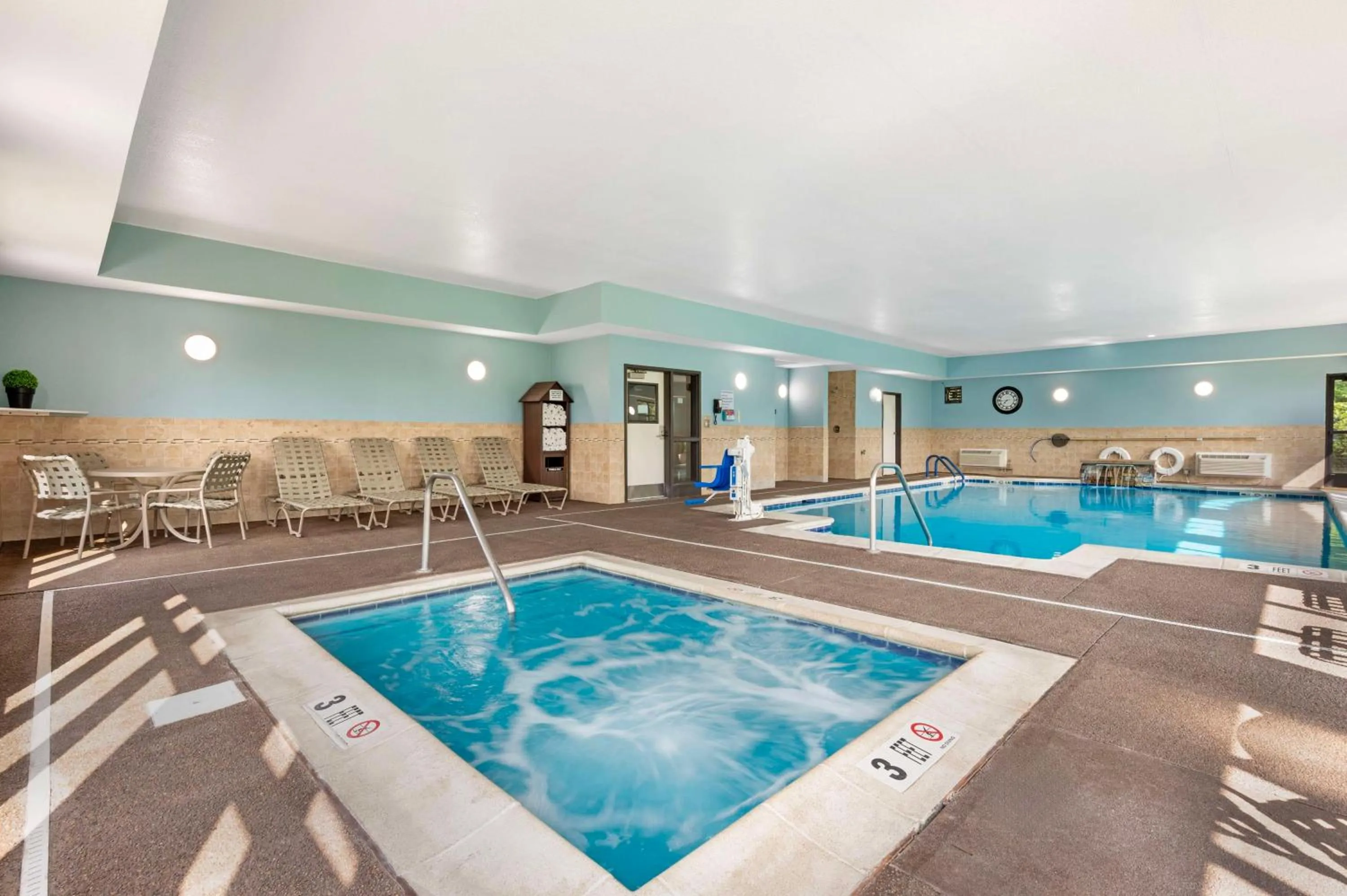 Pool view in Best Western Plus Anderson