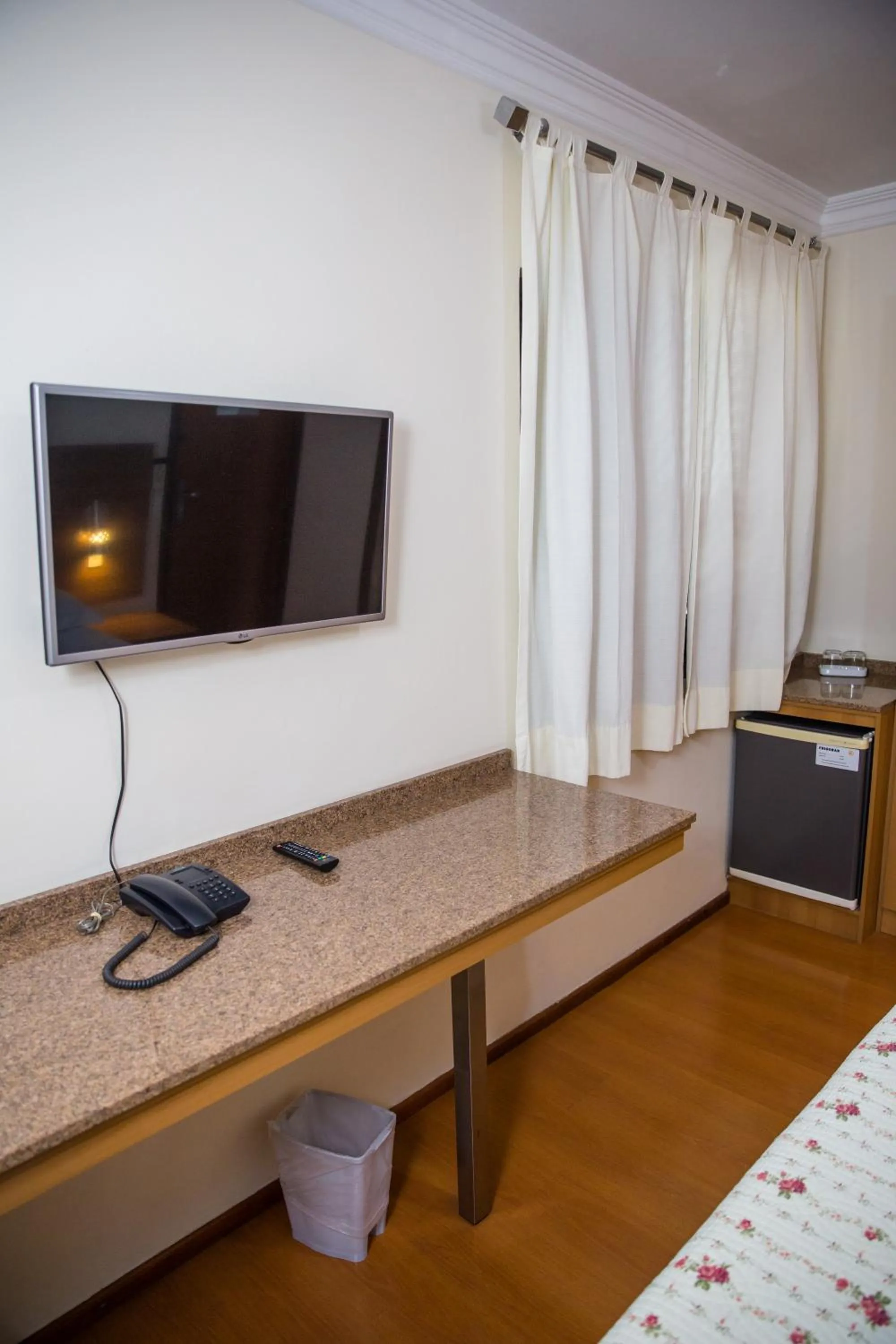 TV and multimedia in Lisboa Hotel