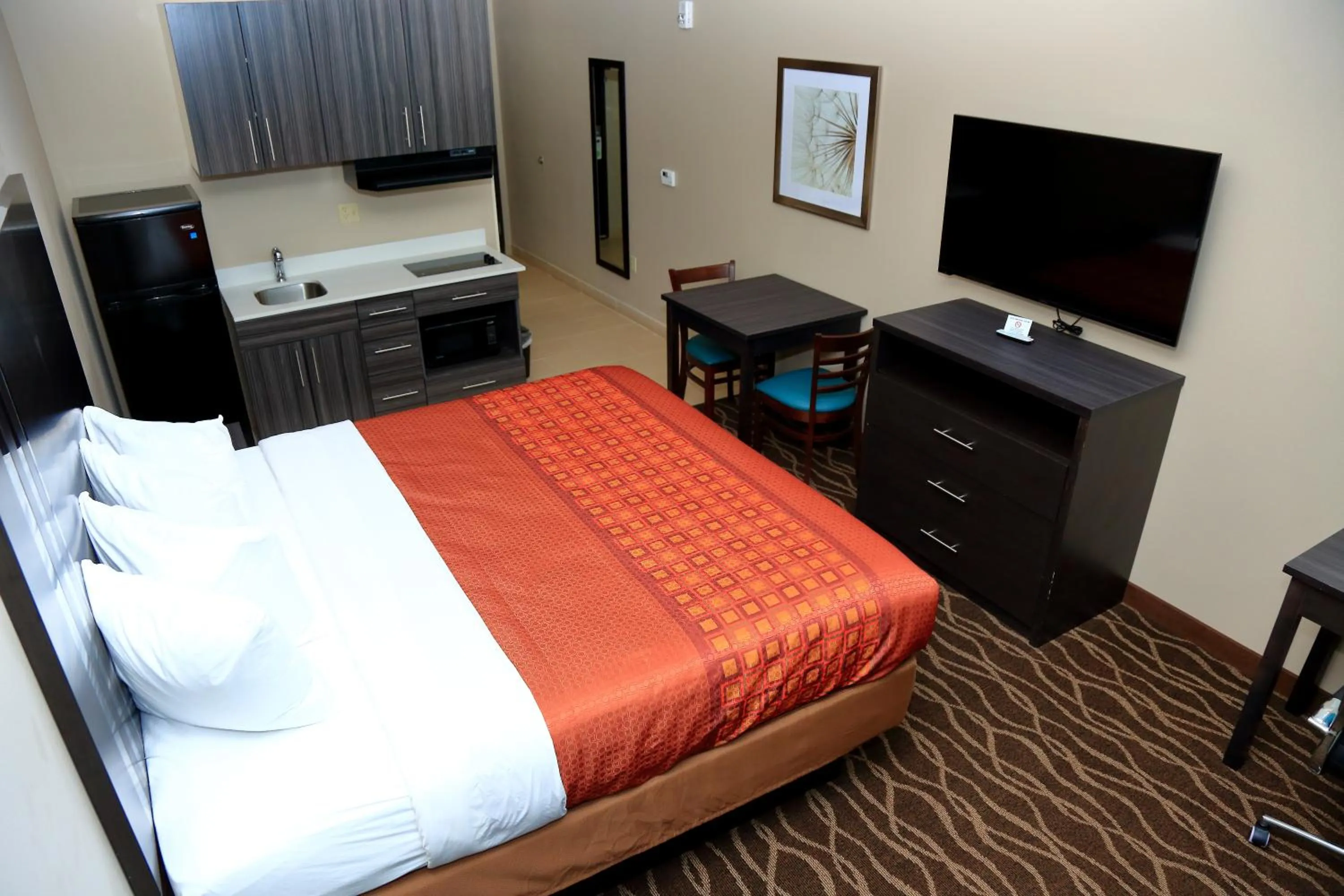 Bed in Americas Best Value Inn & Suites-Prairieville